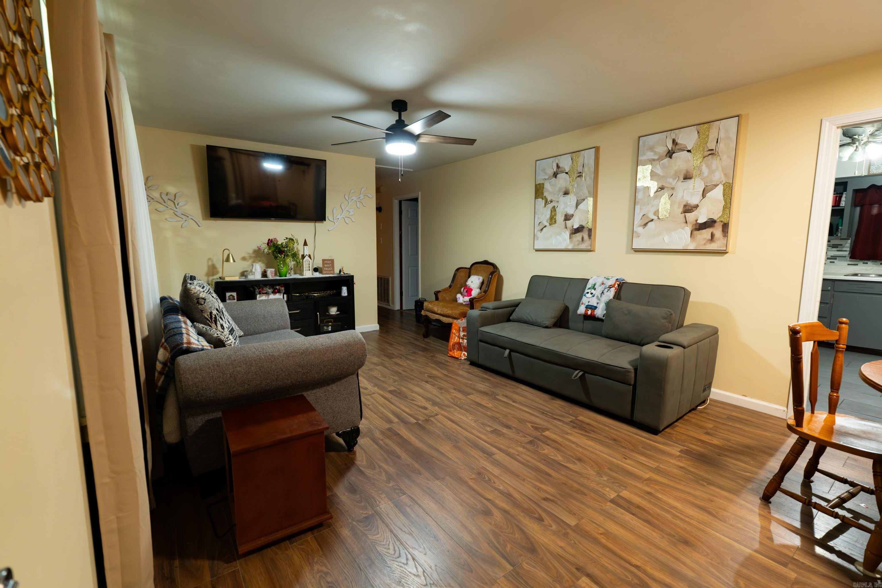 5114 Loetscher Lane Property Photo 9