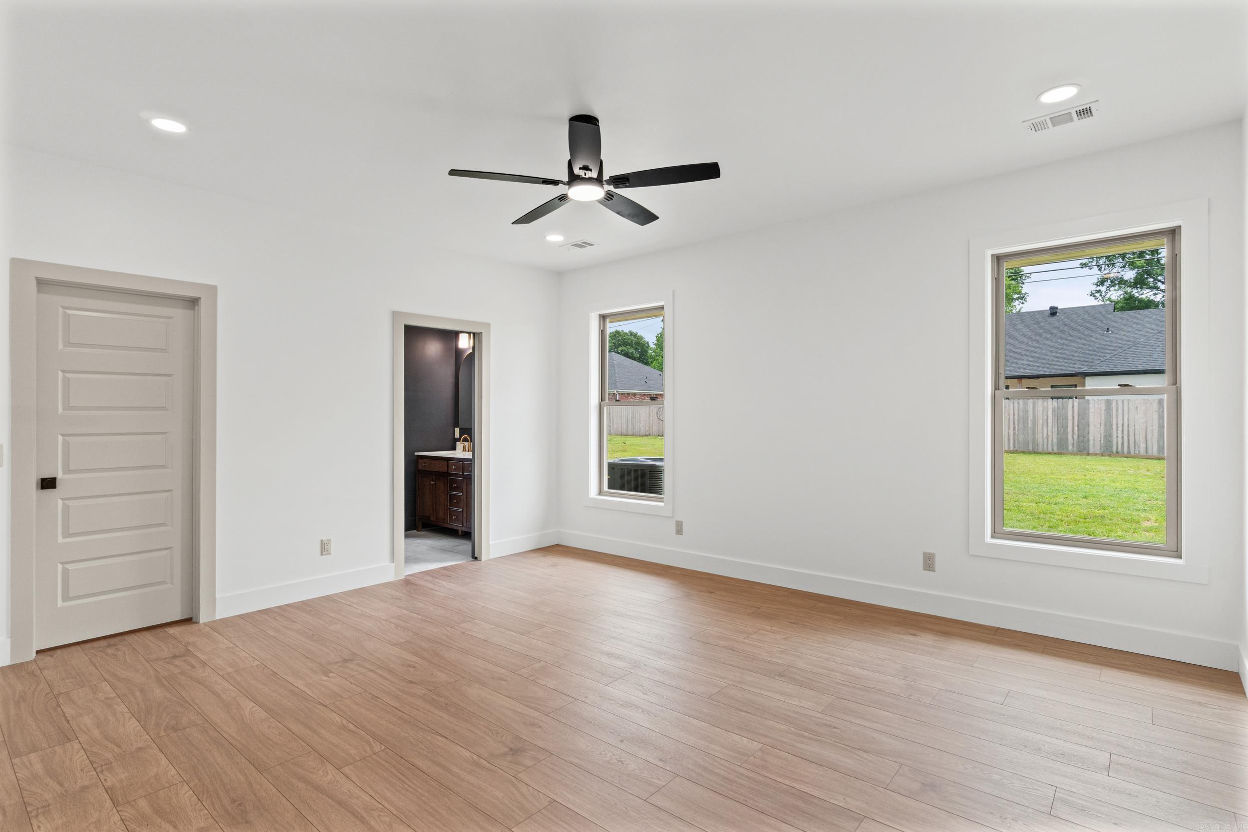 1023 E Languille Avenue Property Photo 10