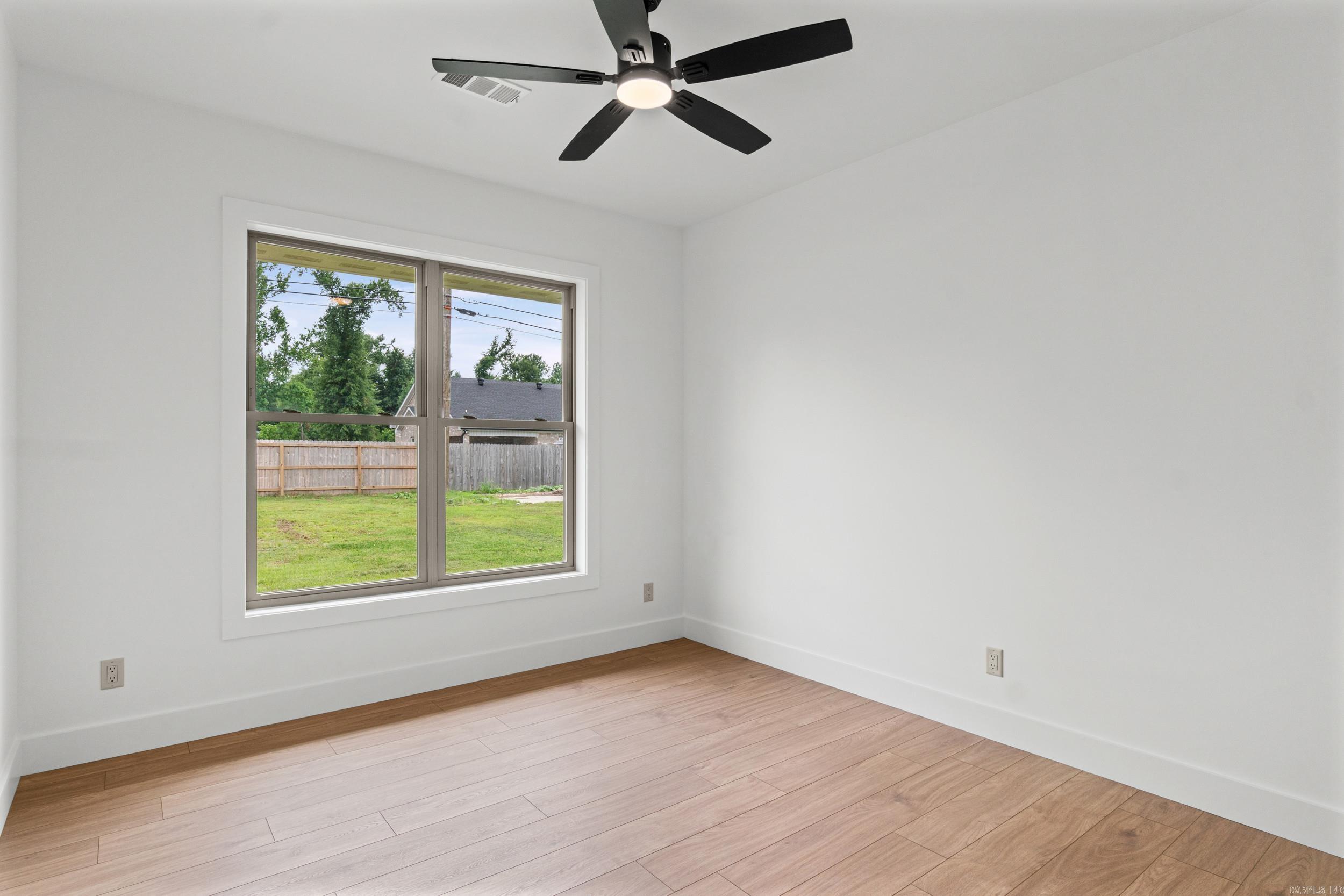 1023 E Languille Avenue Property Photo 14