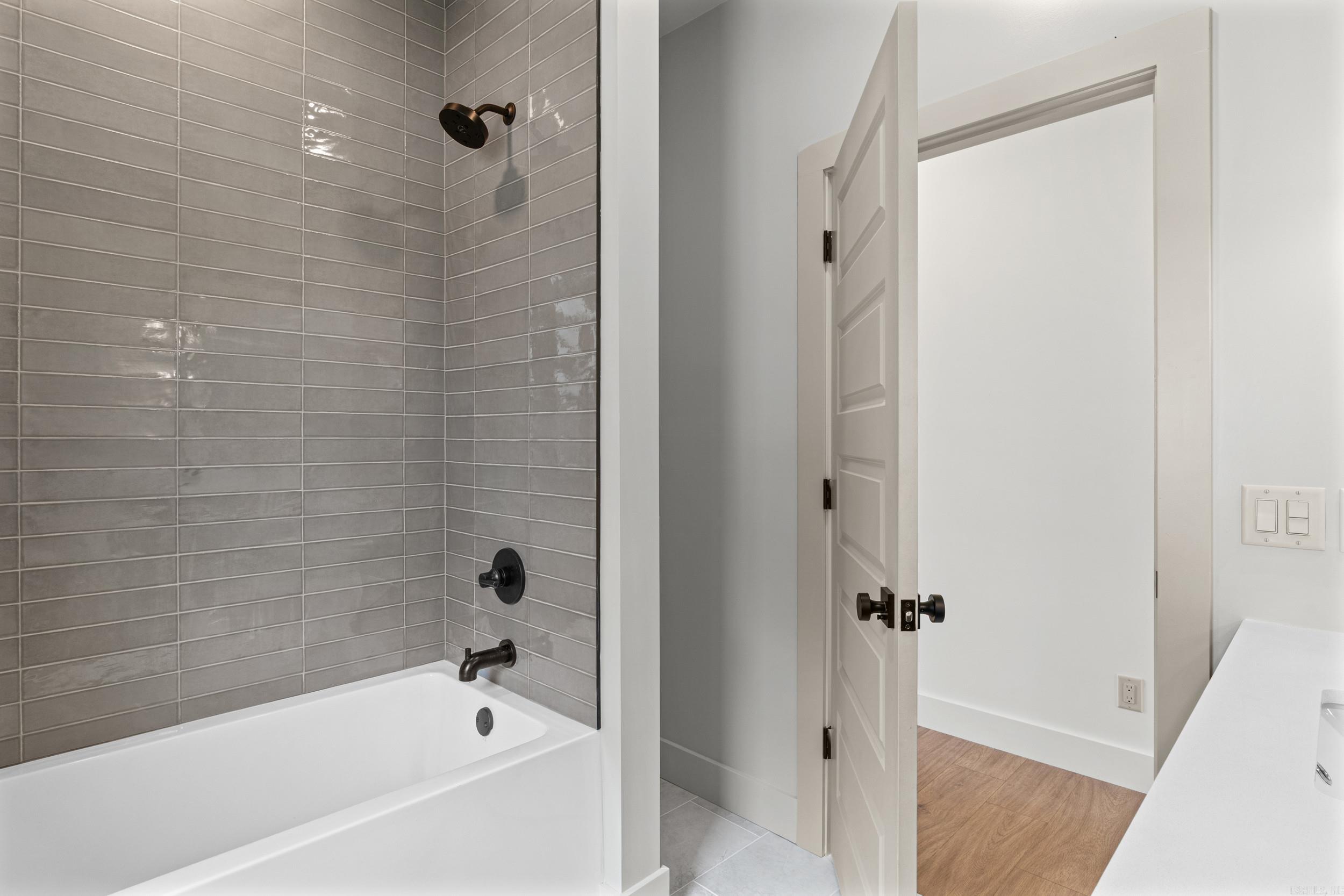 1023 E Languille Avenue Property Photo 17