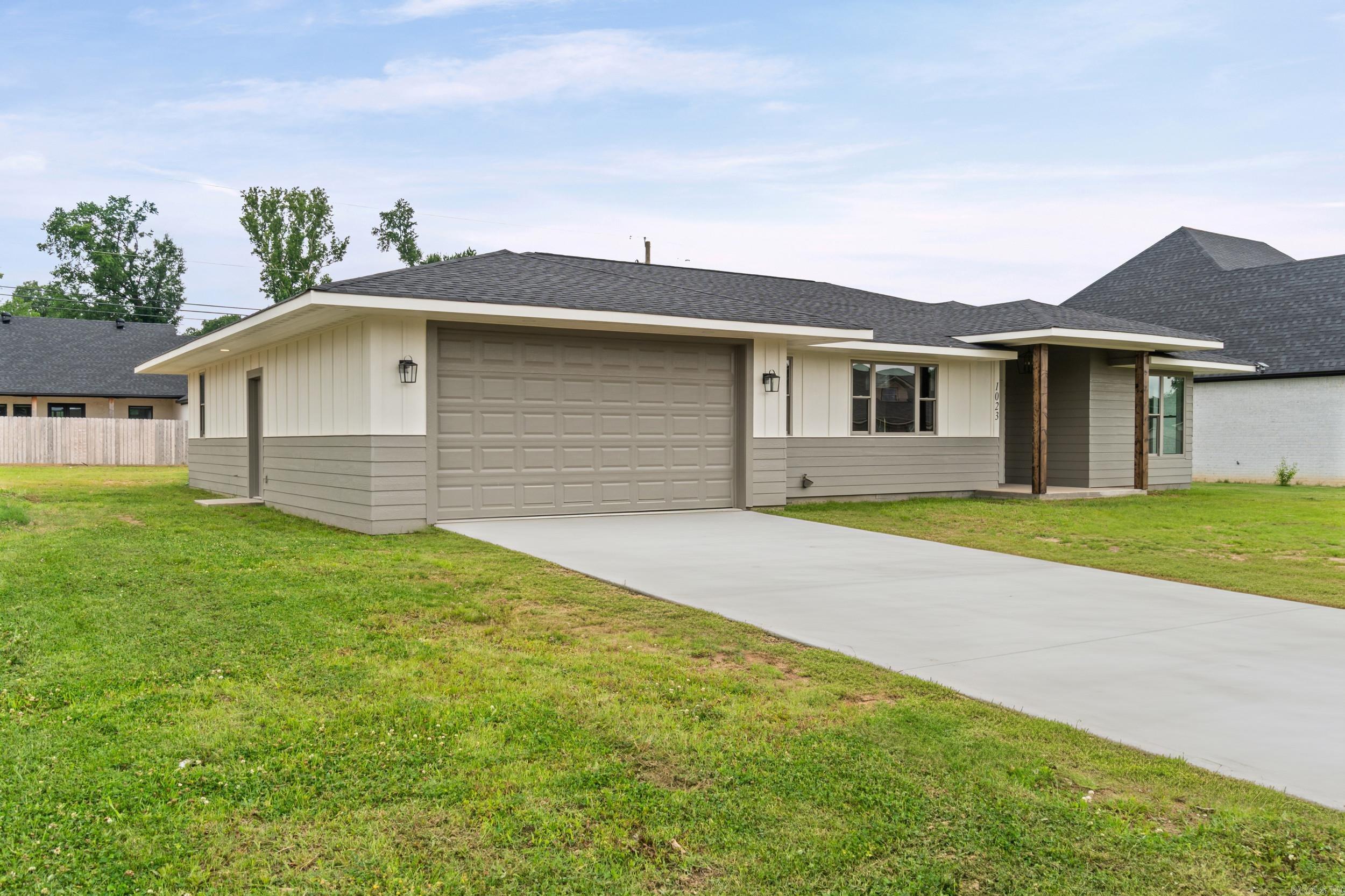 1023 E Languille Avenue Property Photo 26
