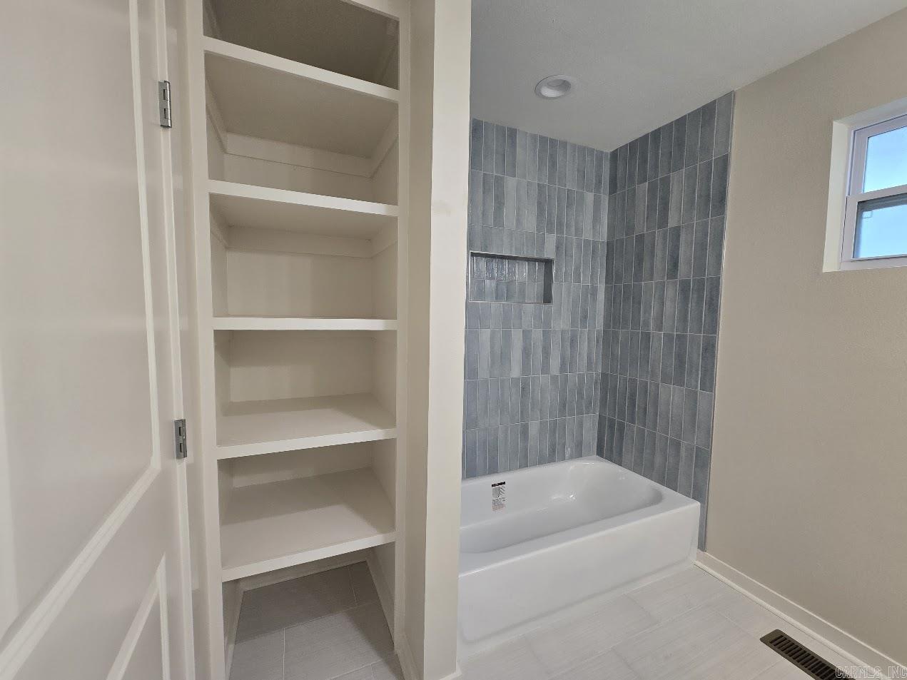 600 S Maple Street Property Photo 12