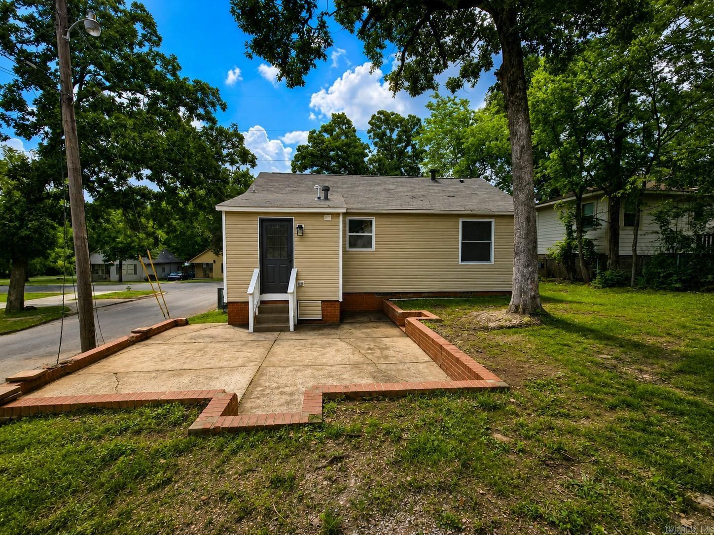 600 S Maple Street Property Photo 18