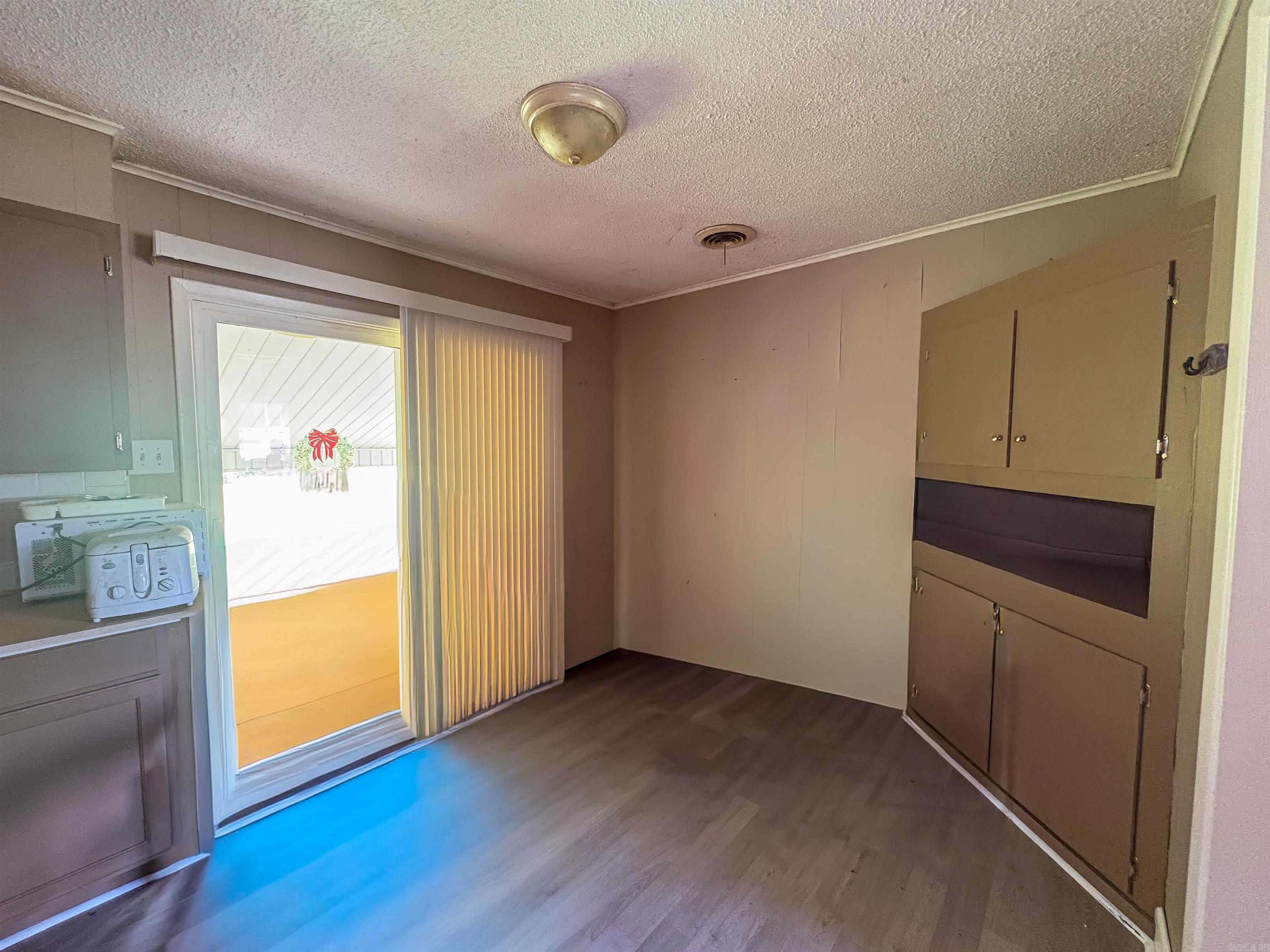 54 N Broadview Street Property Photo 8