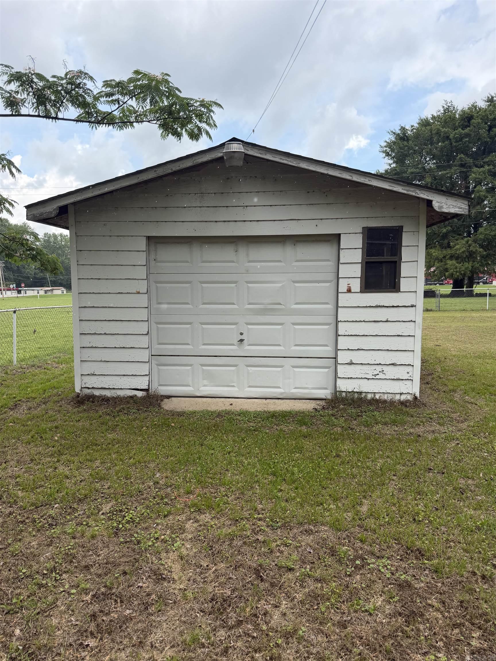 904 Johnson Property Photo 29