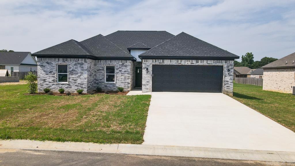 38 Wedgewood Property Photo 1
