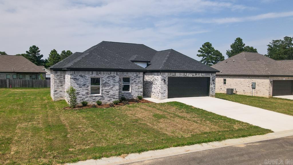 38 Wedgewood Property Photo 2