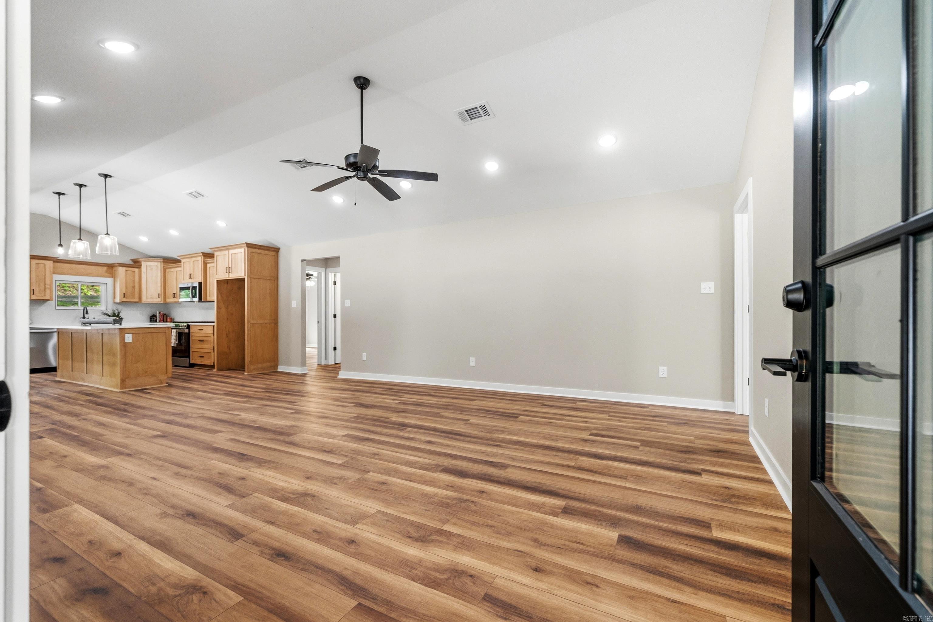 130 Jay Loop Property Photo 9