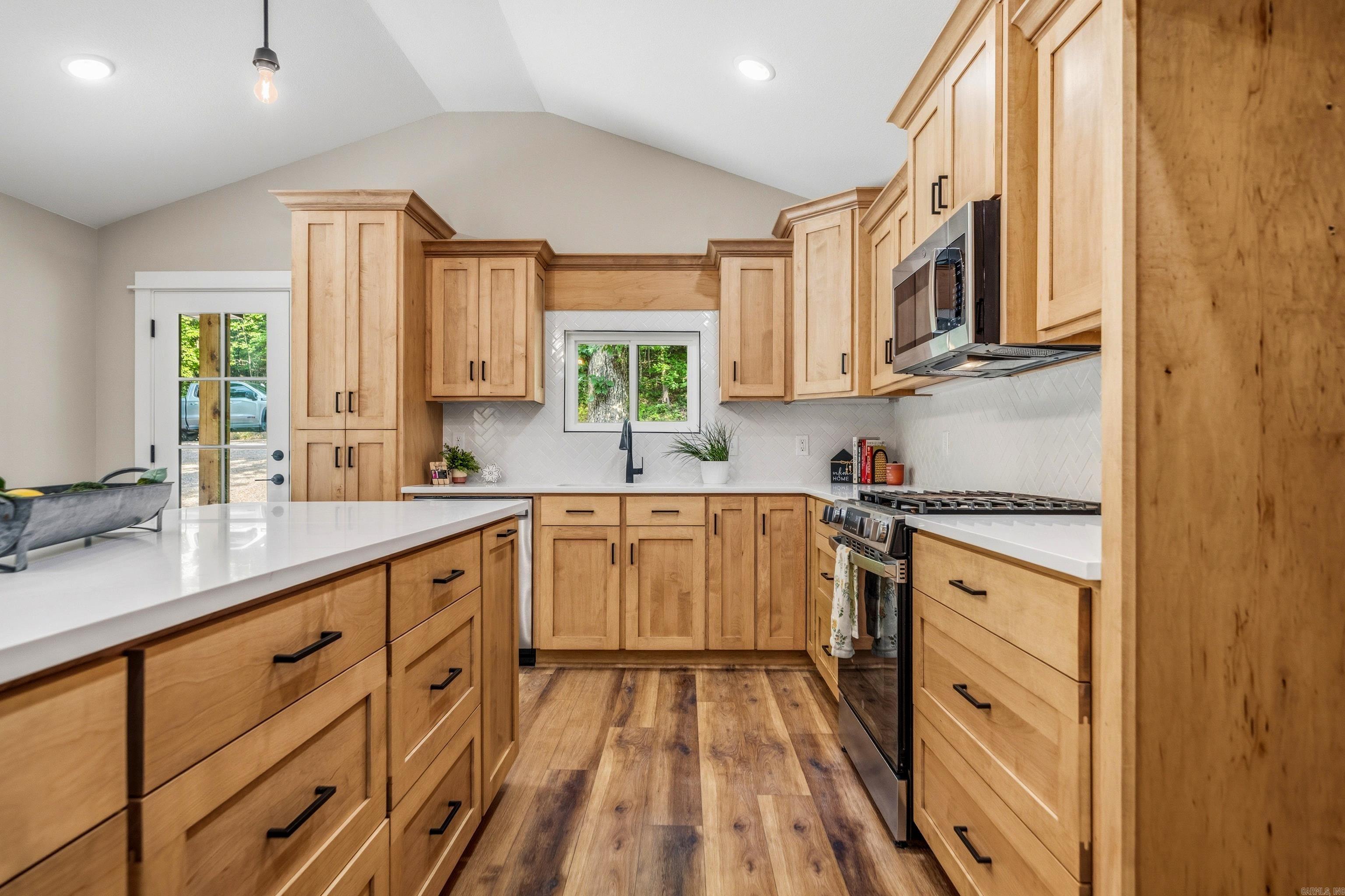 130 Jay Loop Property Photo 18