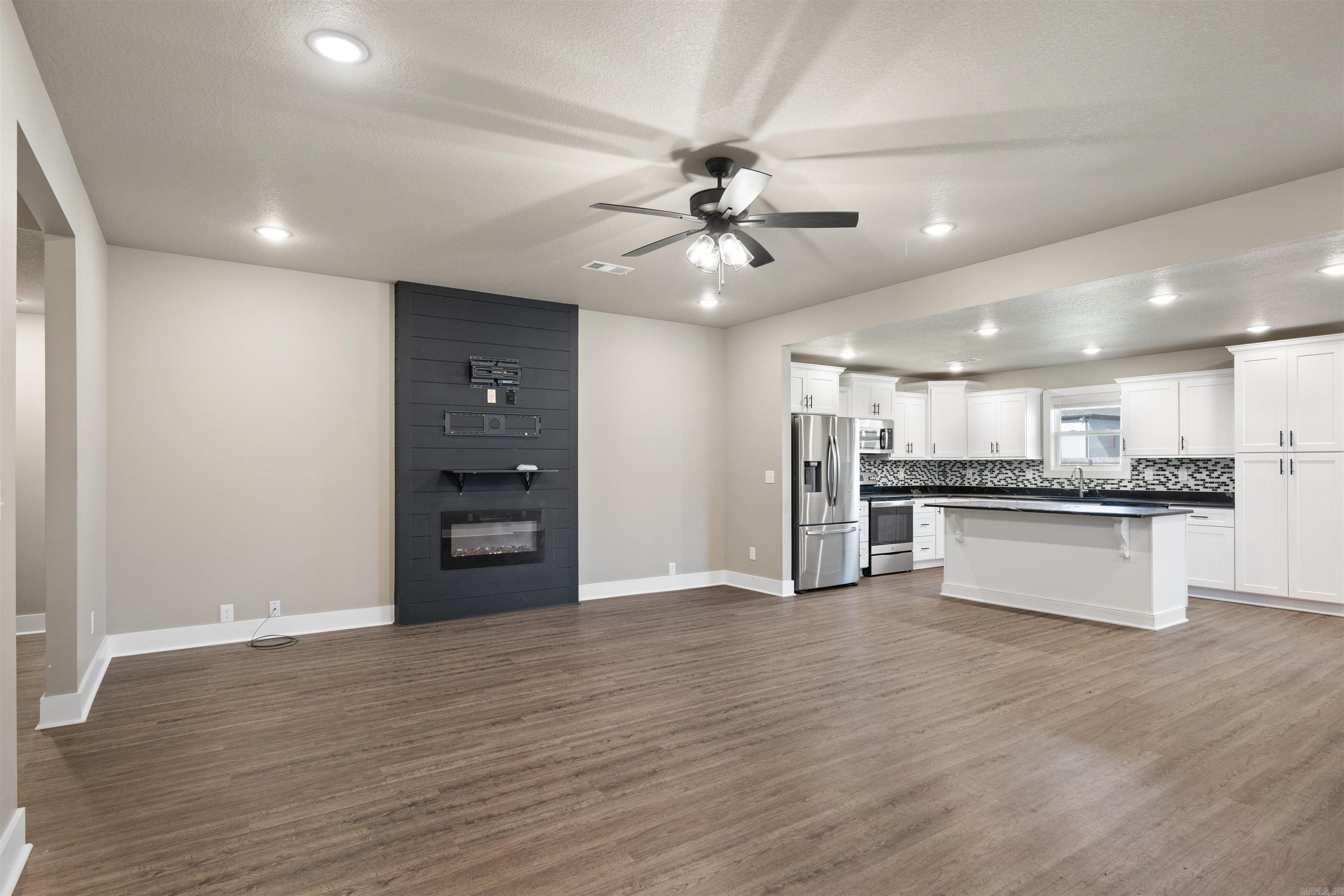 108 Delle Ln Property Photo 7