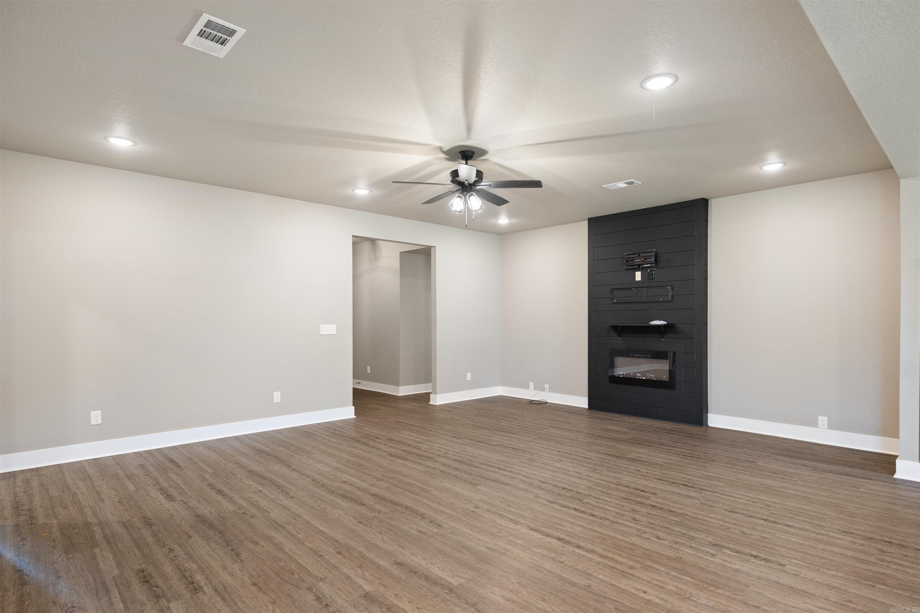 108 Delle Ln Property Photo 8