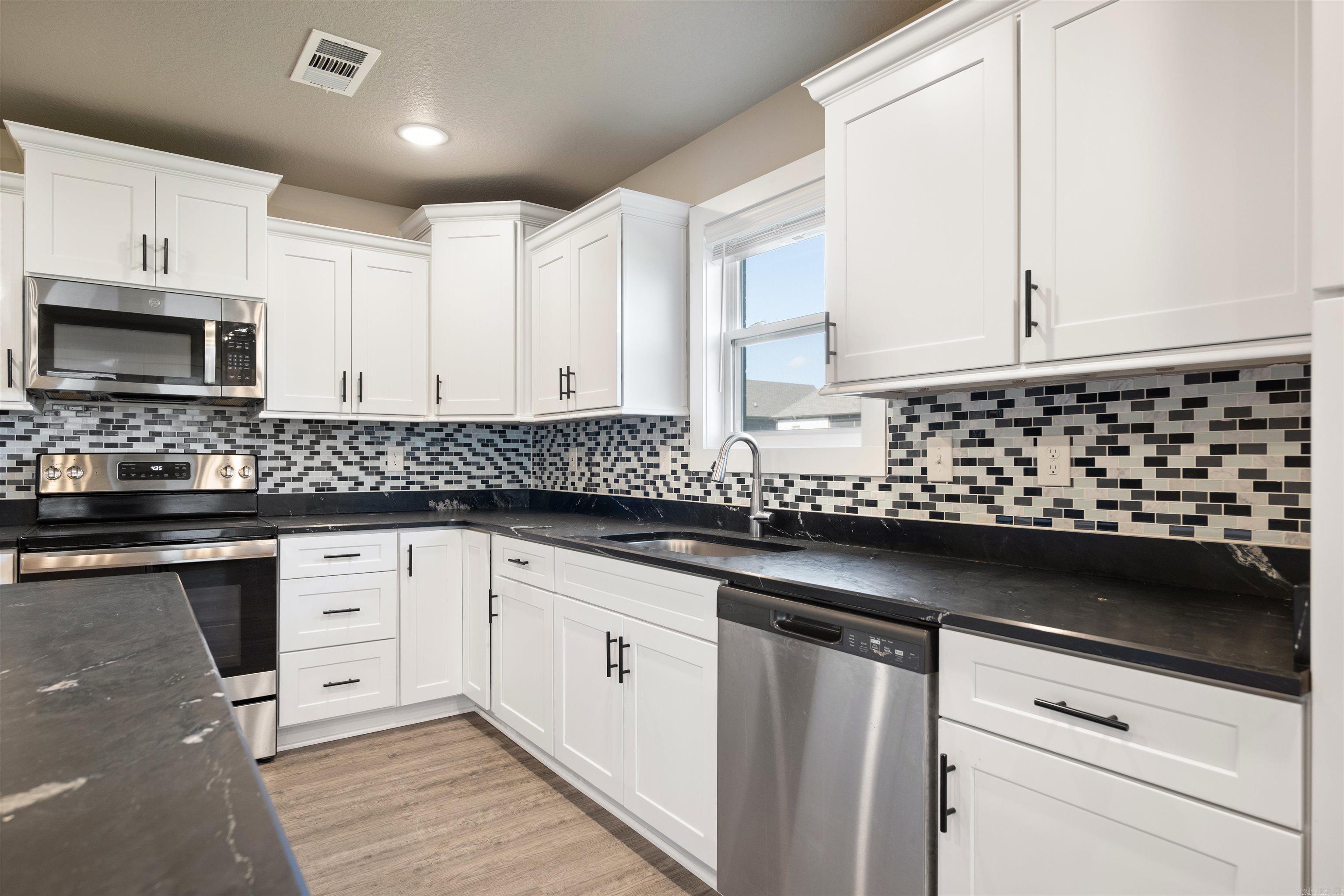 108 Delle Ln Property Photo 16