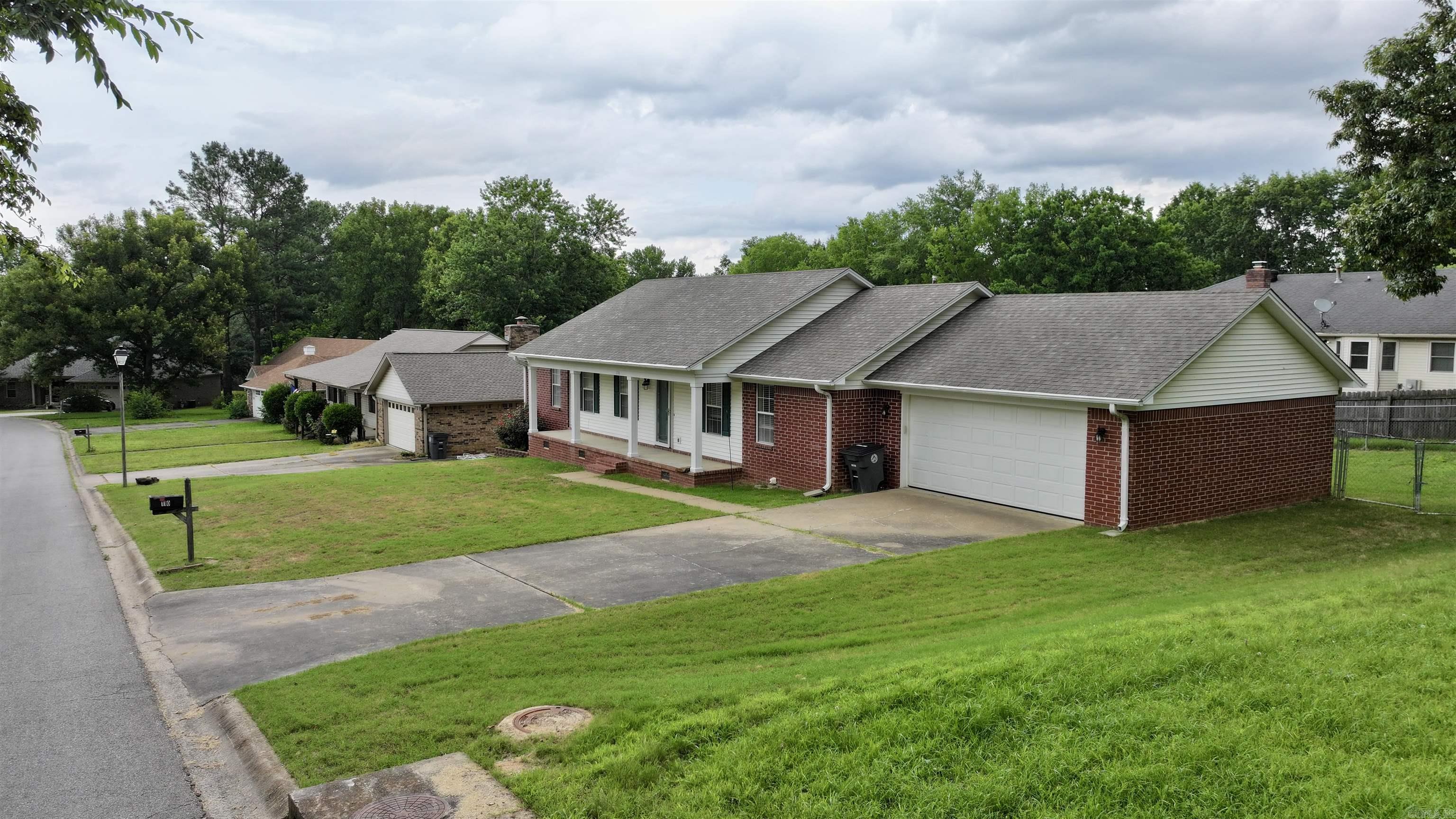 110 Chippewa Property Photo 3