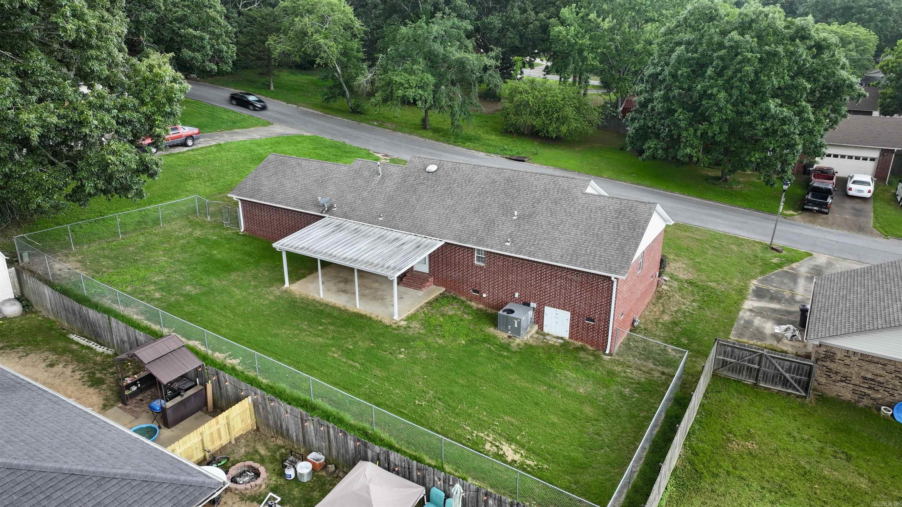 110 Chippewa Property Photo 5