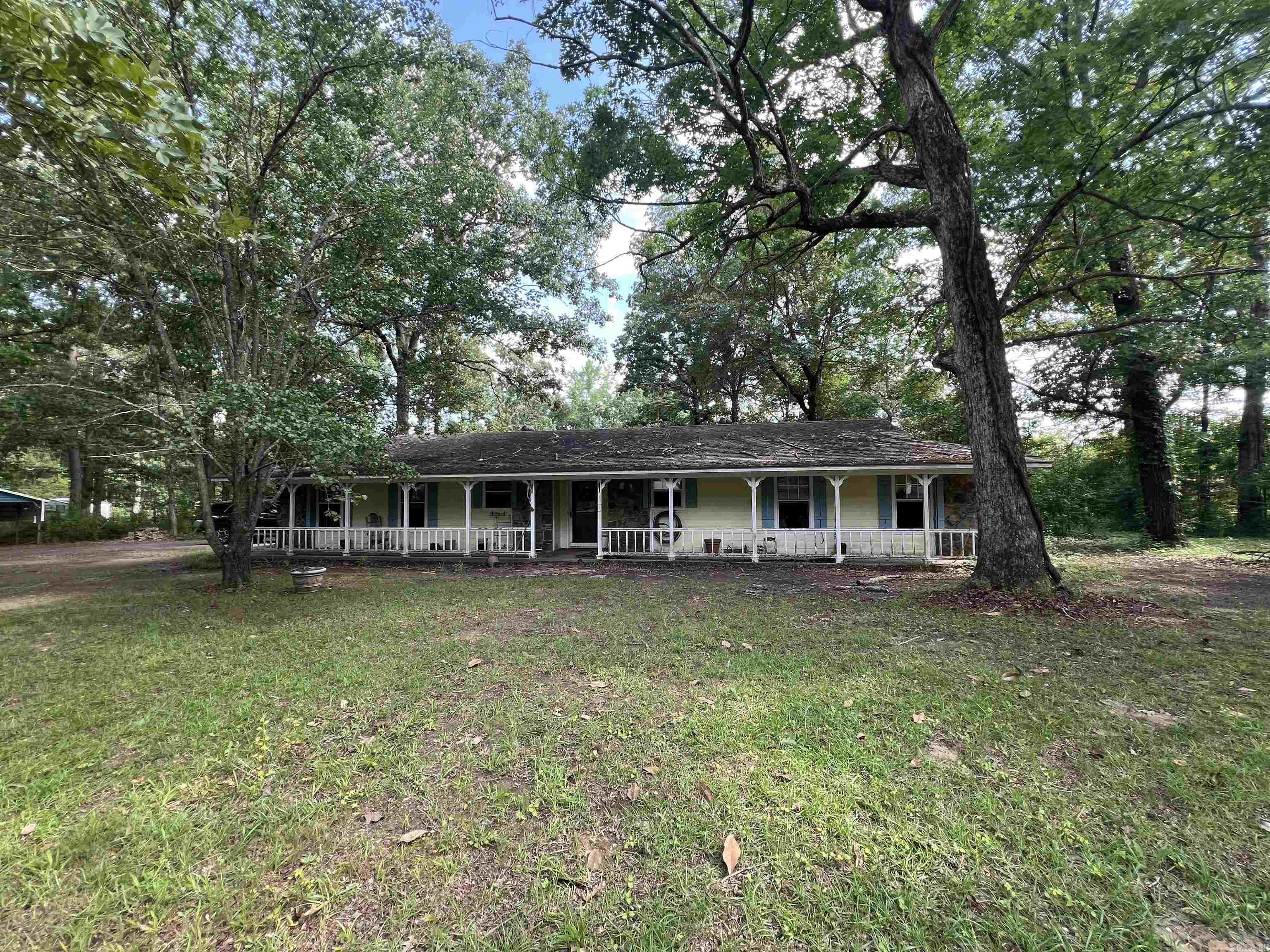 235 Oaklawn Circle Property Photo 1