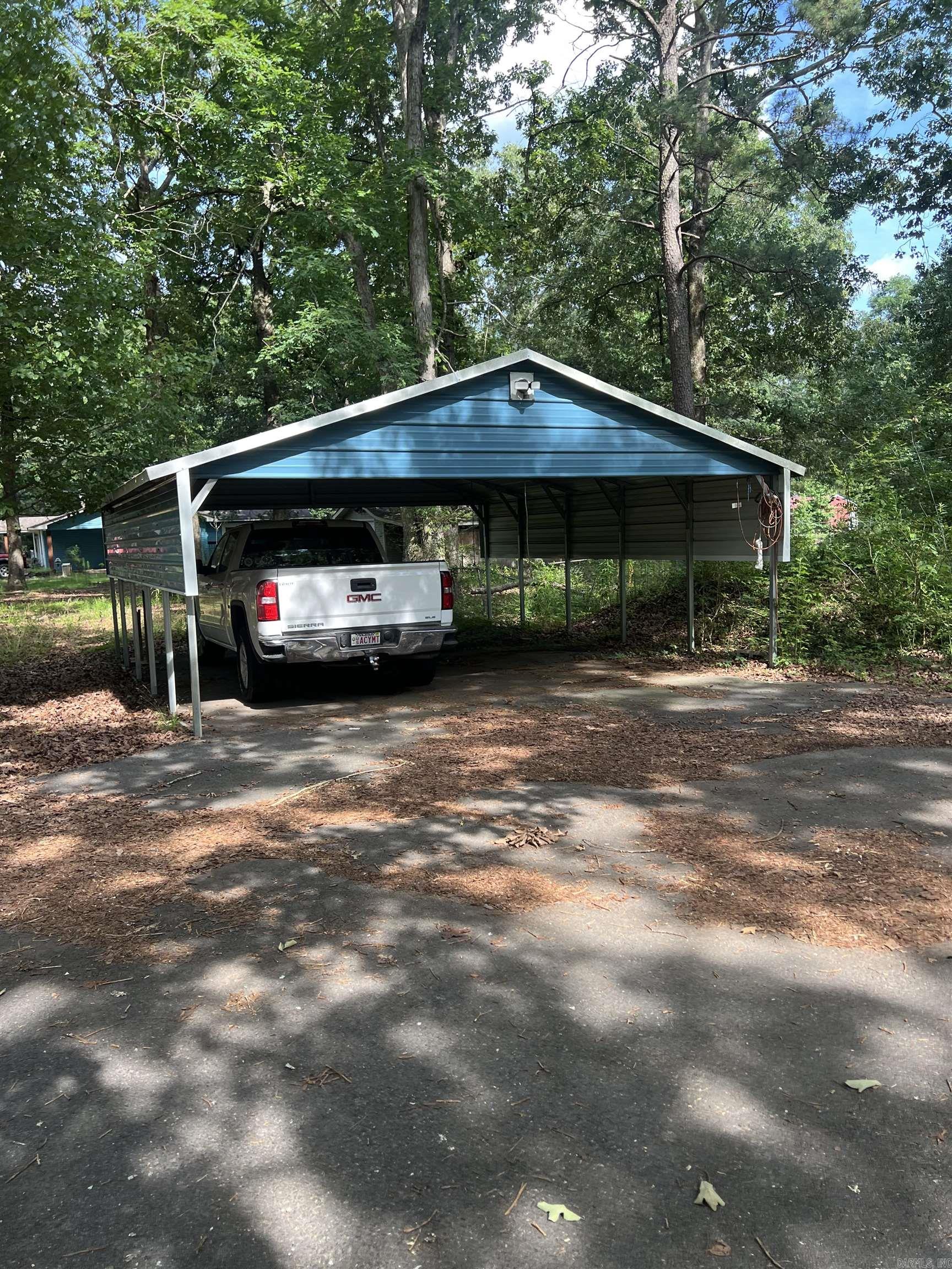235 Oaklawn Circle Property Photo 4