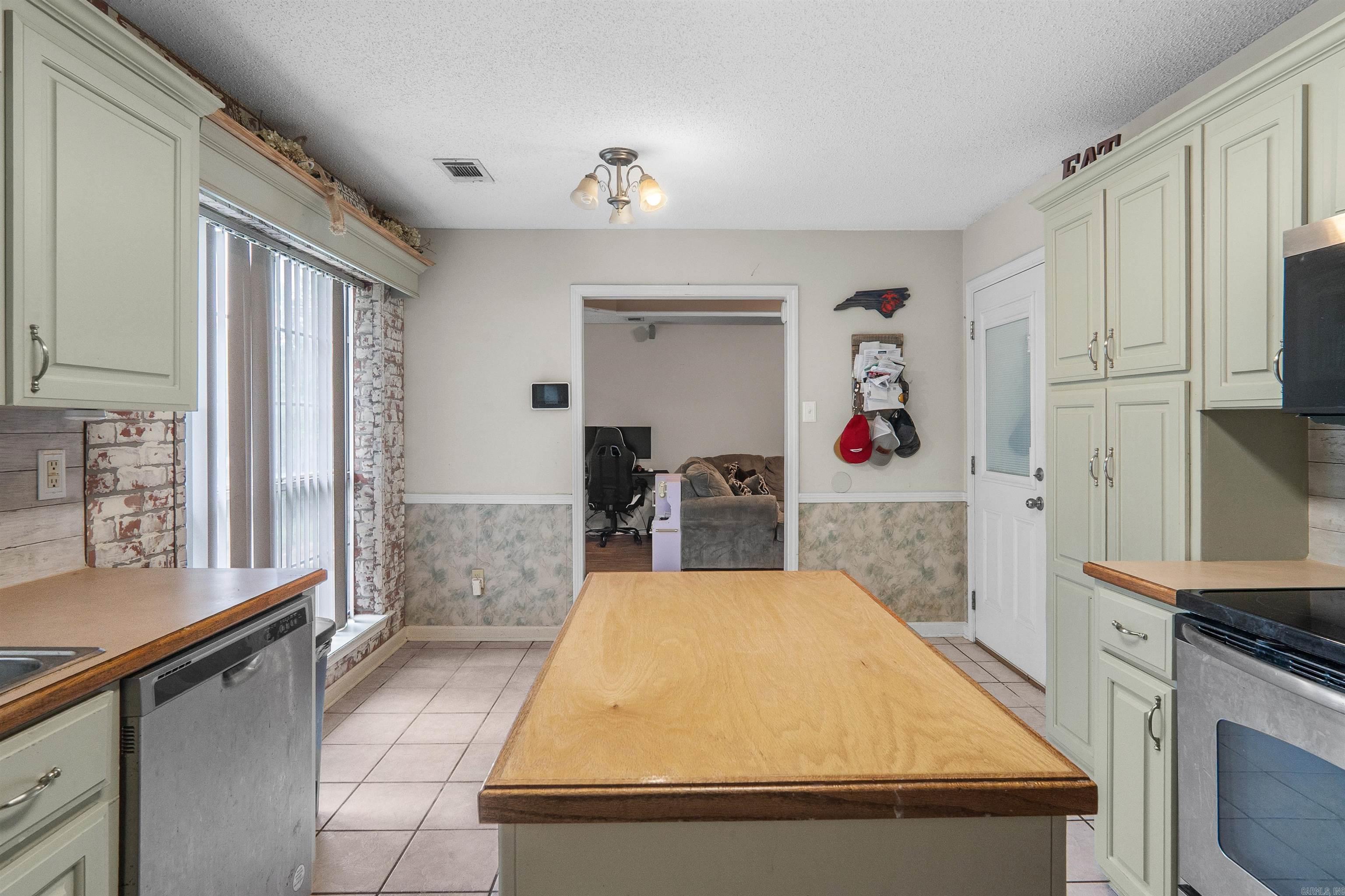 20 Violet Cove Property Photo 14