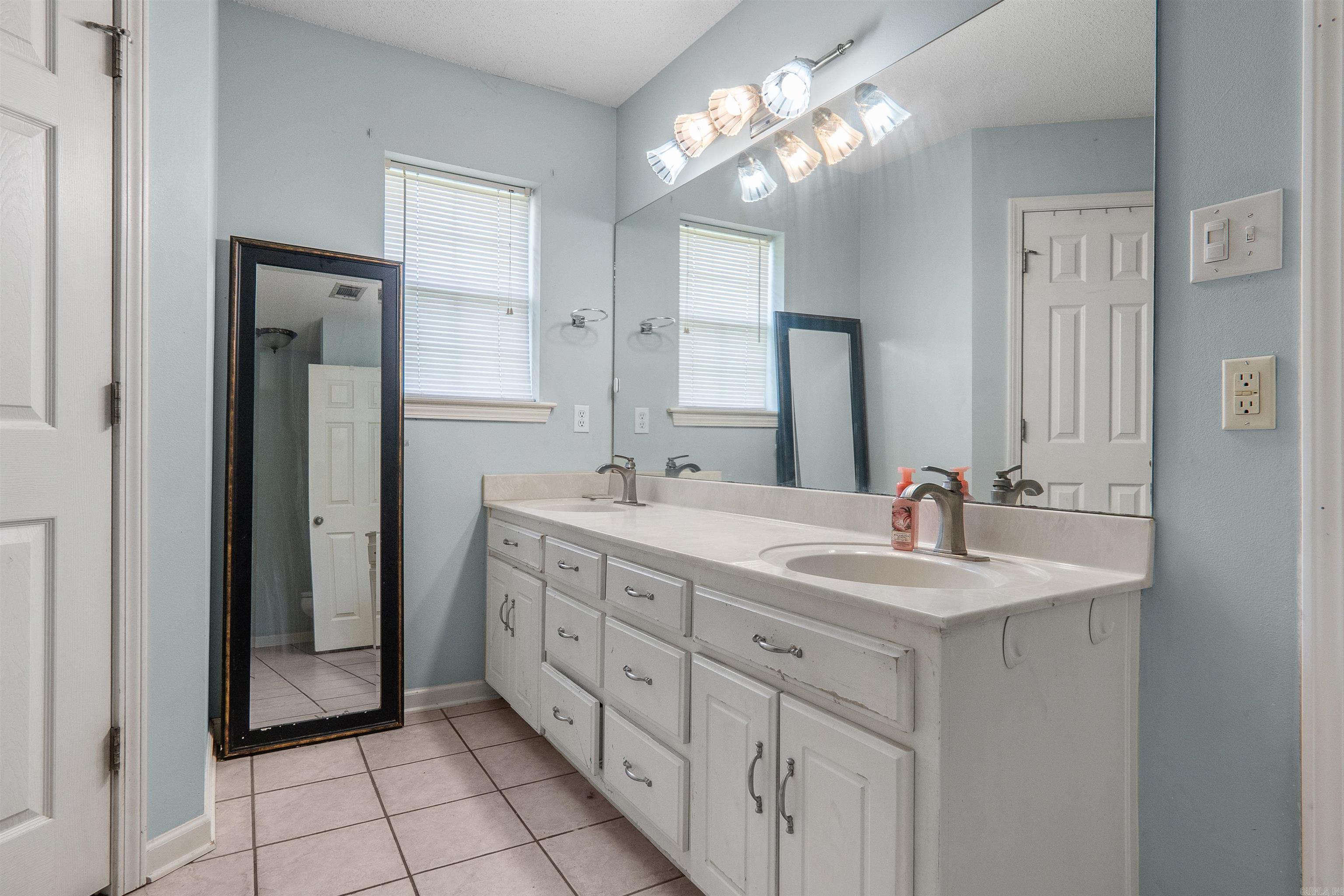 20 Violet Cove Property Photo 21
