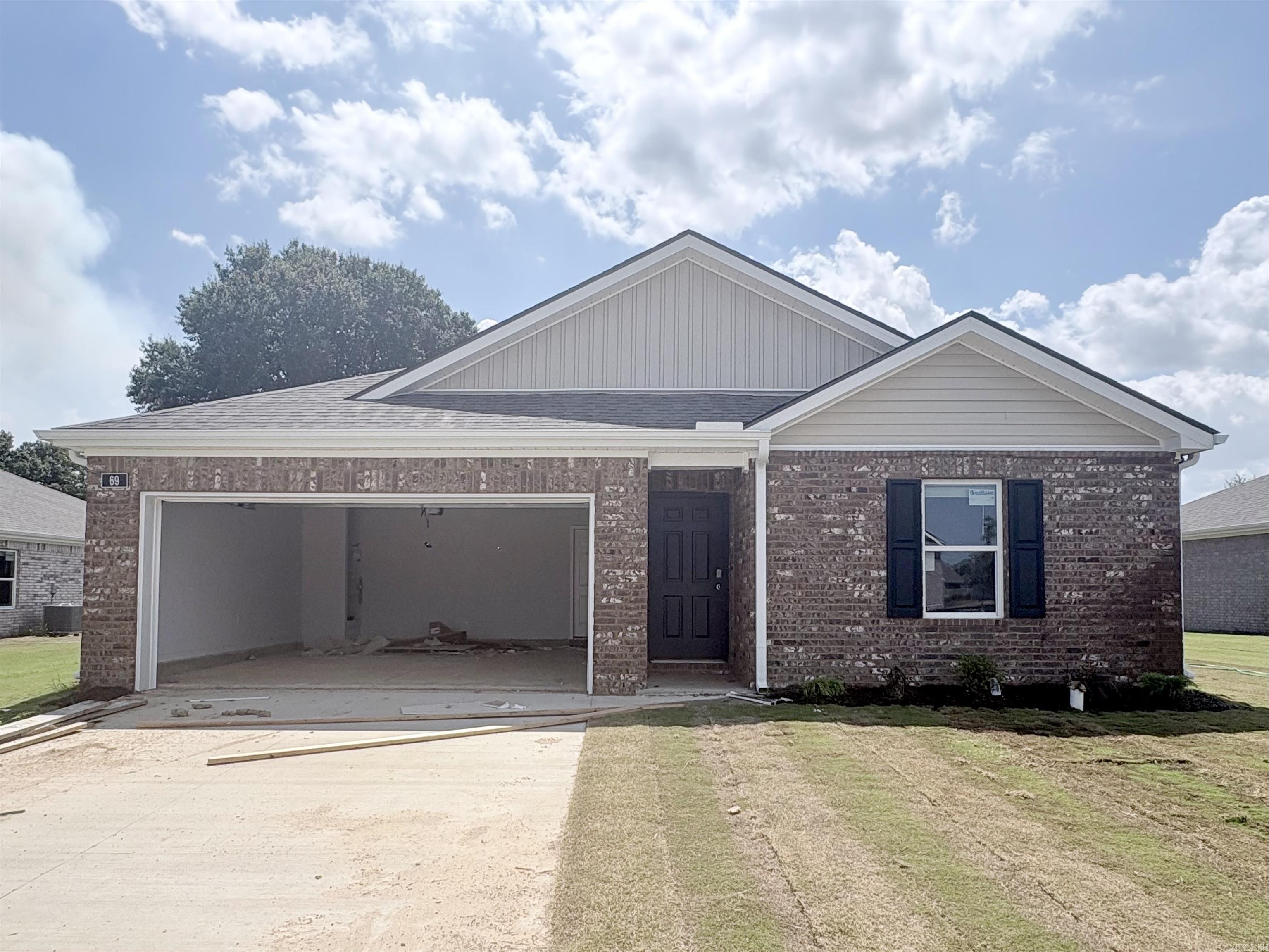 69 Clearwater Drive Property Photo 1