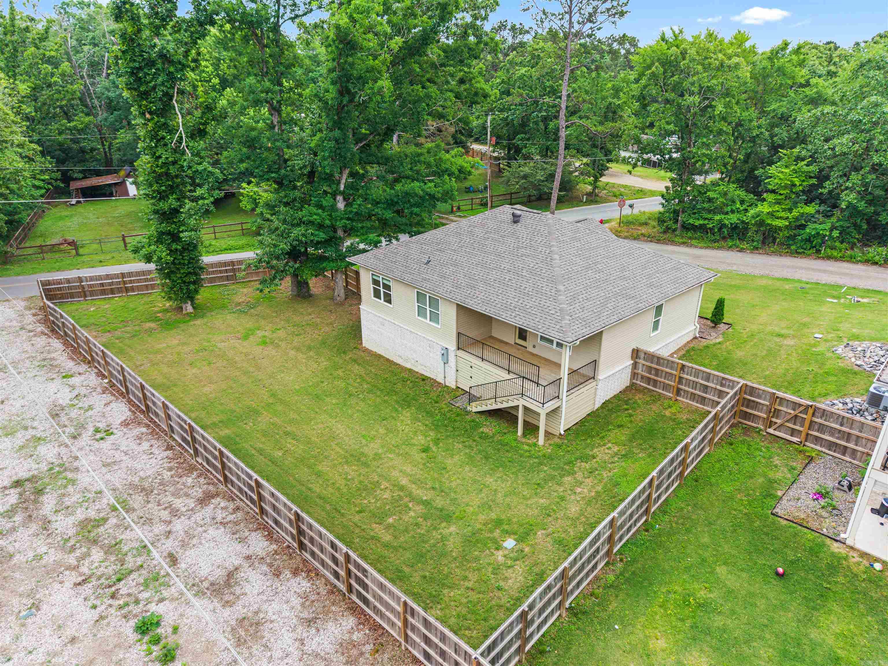 105 & 109 Pocola Property Photo 8