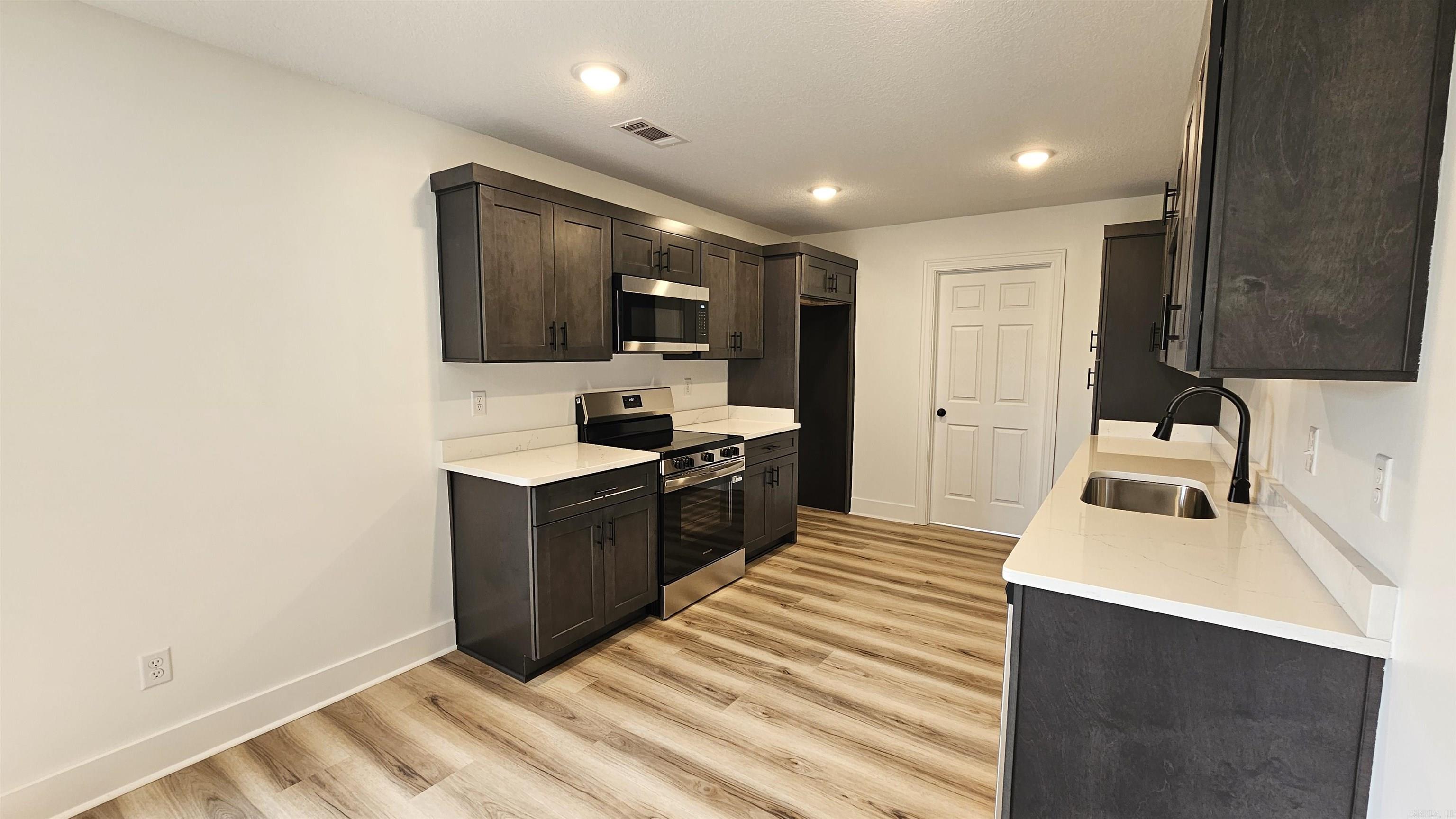 2304 S 19th Street Property Photo 8