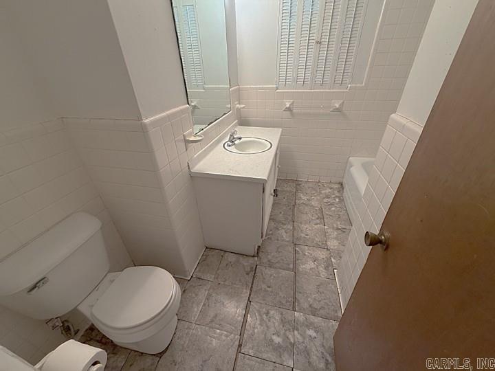 3914 King Richard Road Property Photo 7