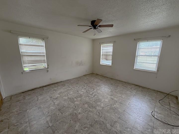 3914 King Richard Road Property Photo 10