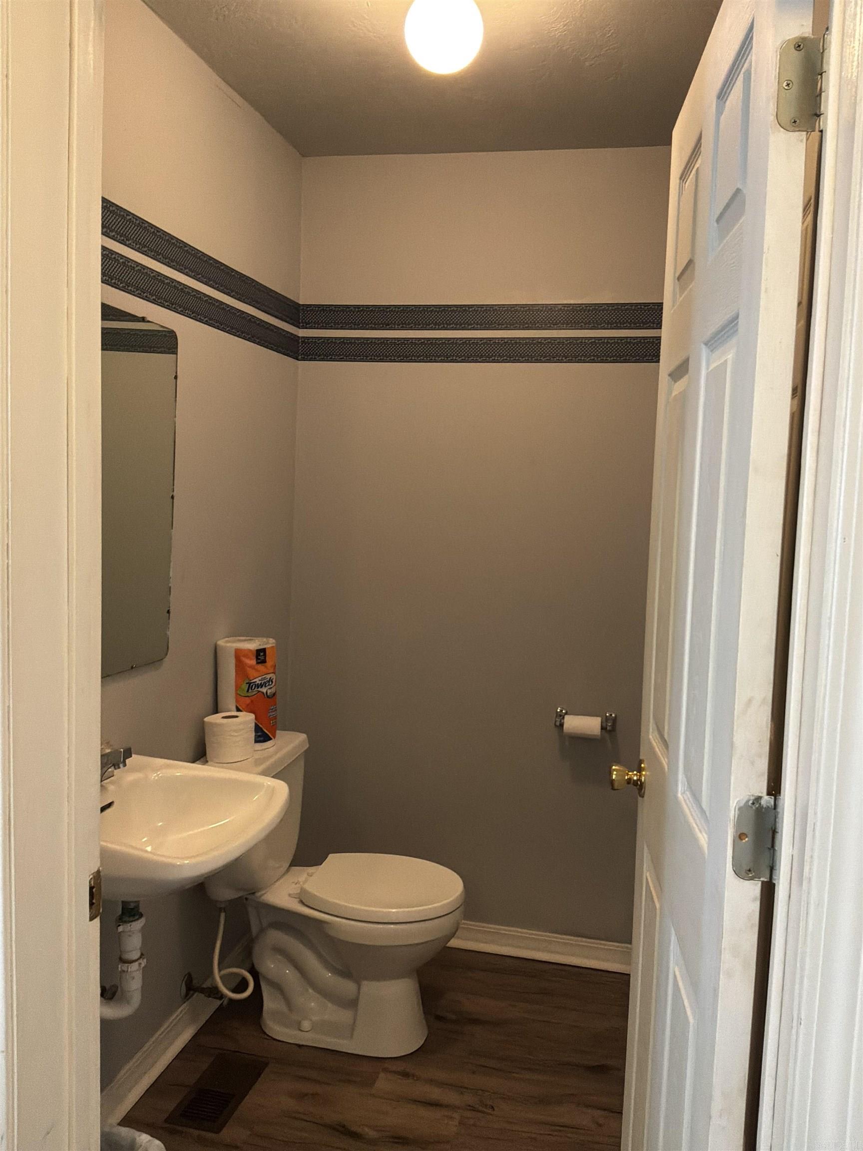 111 S Broadway Street Property Photo 22