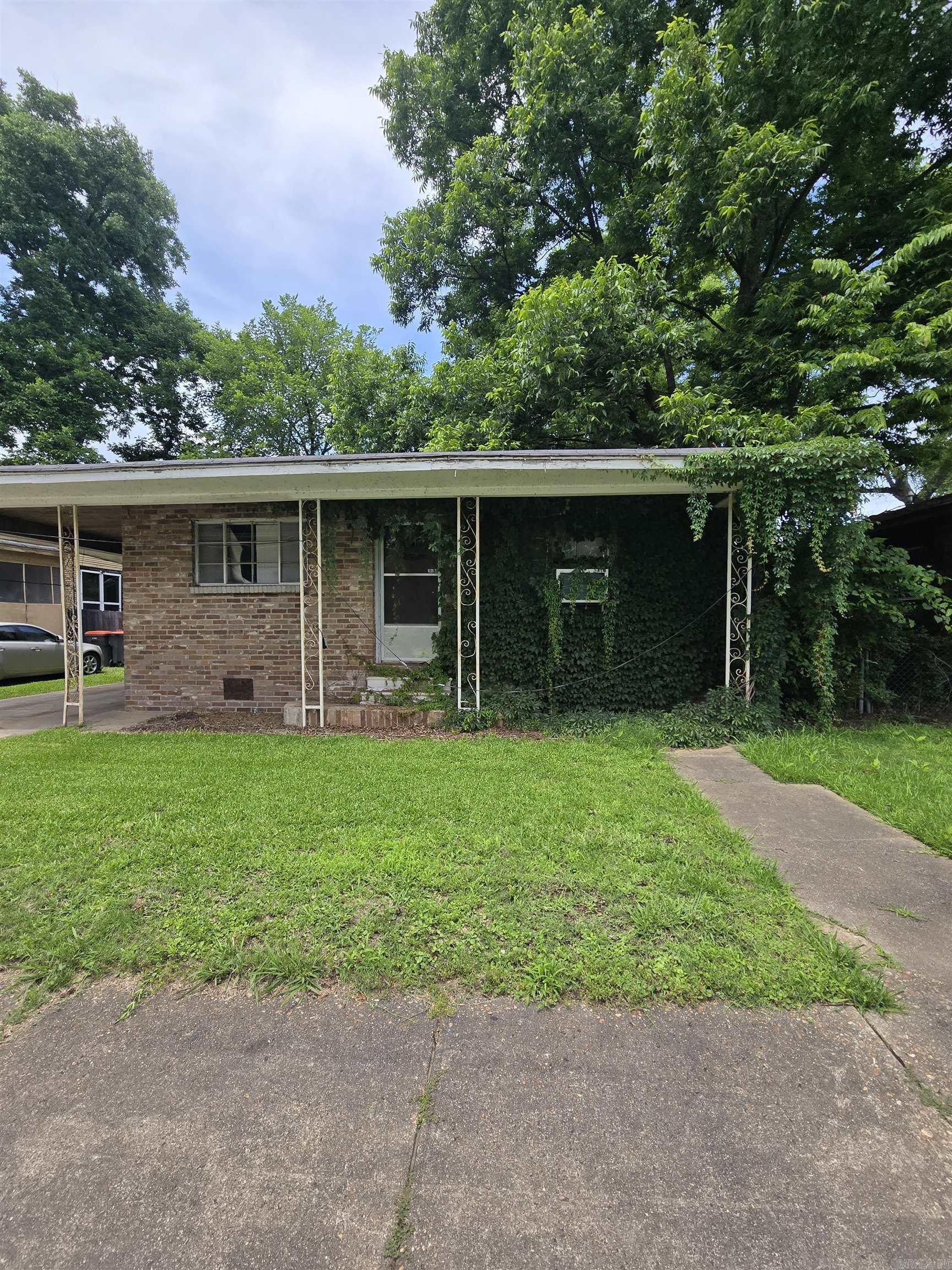 1019 E 6th Avenue Property Photo 1