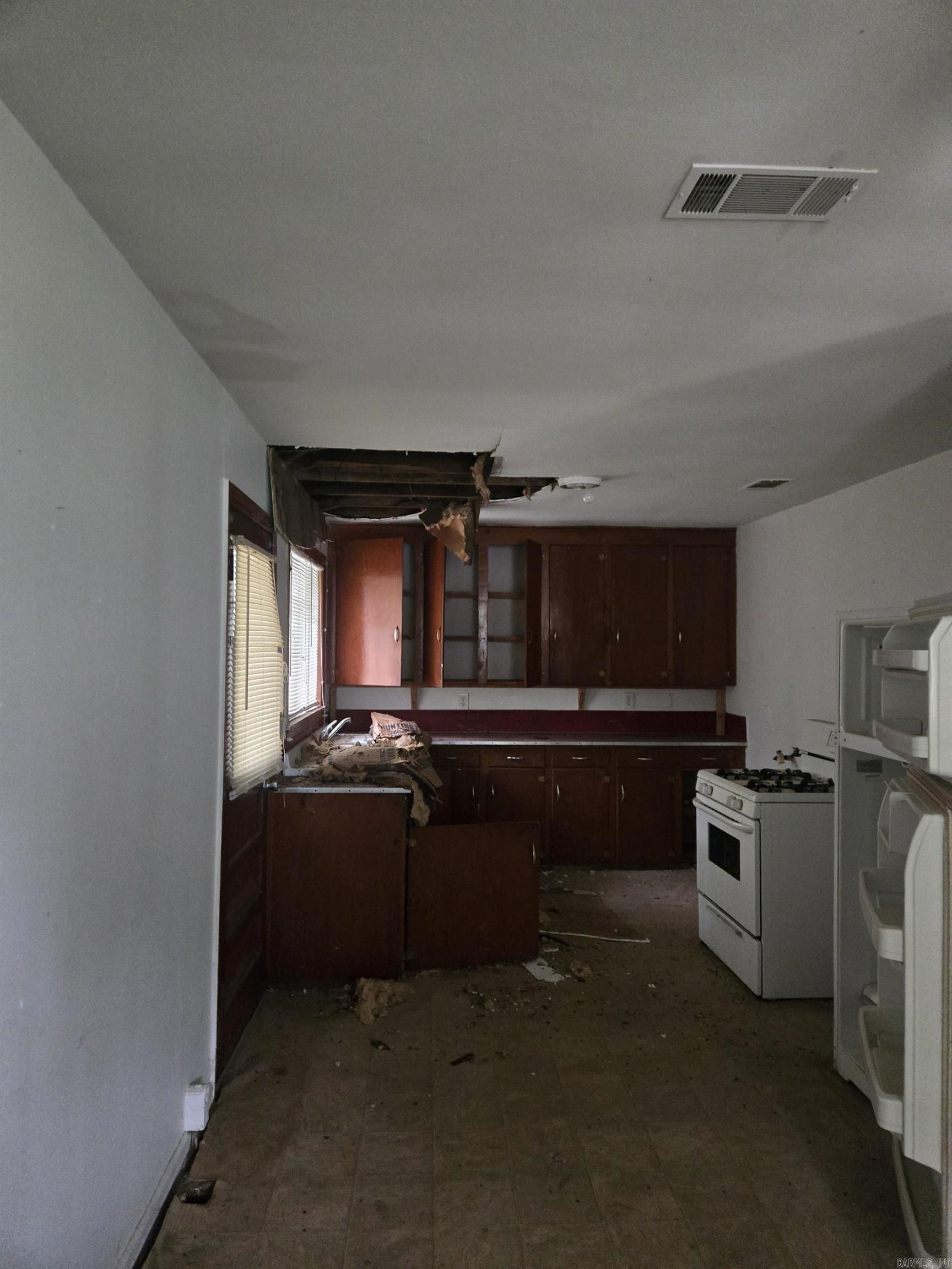 1019 E 6th Avenue Property Photo 5