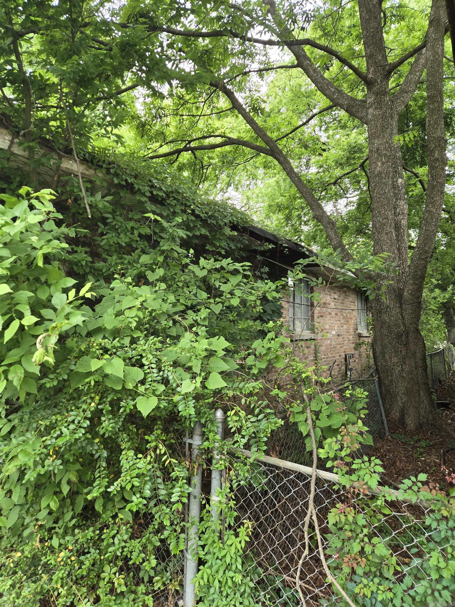 1019 E 6th Avenue Property Photo 17