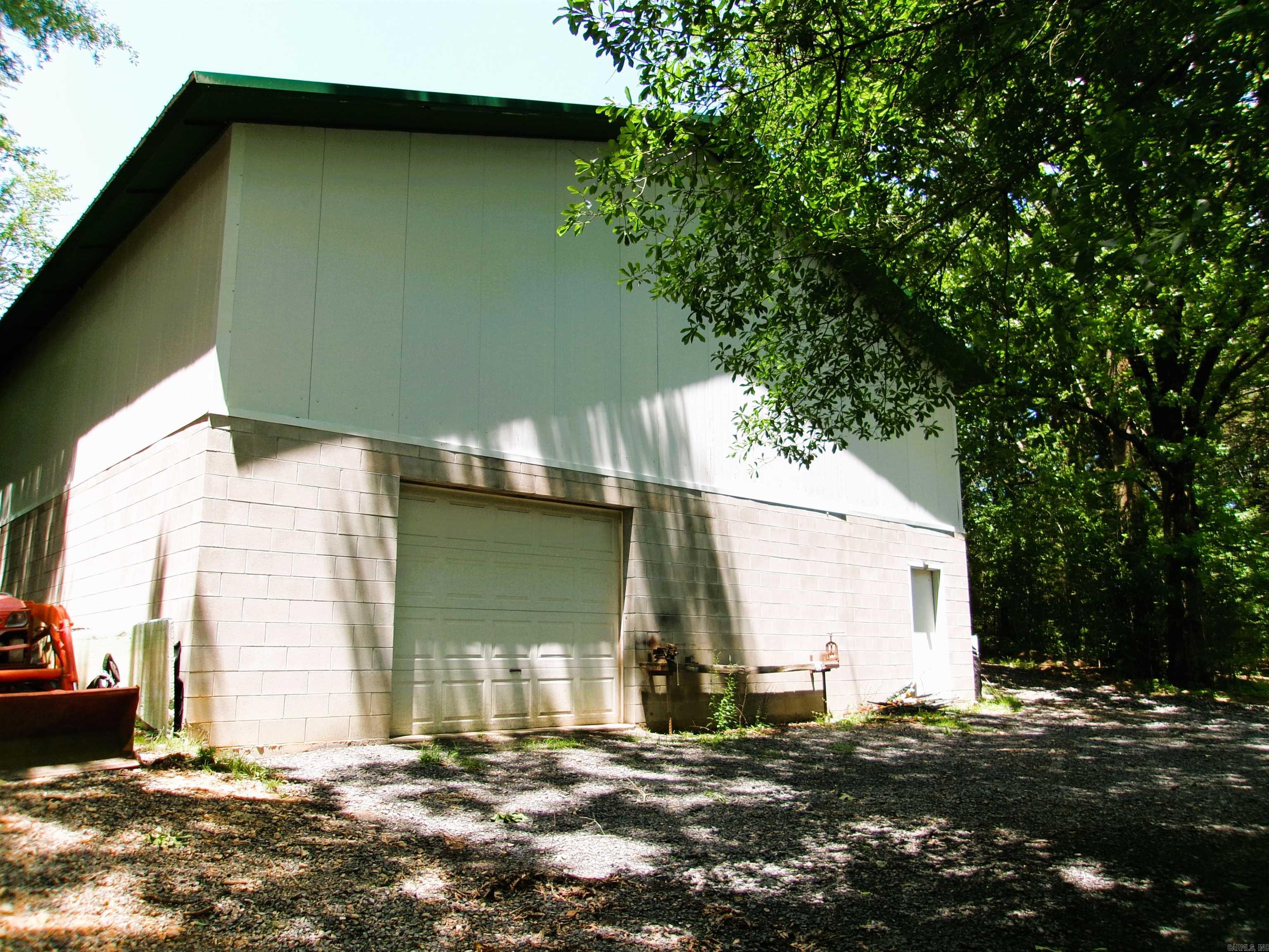 137 Goldsmith Lane Property Photo 8