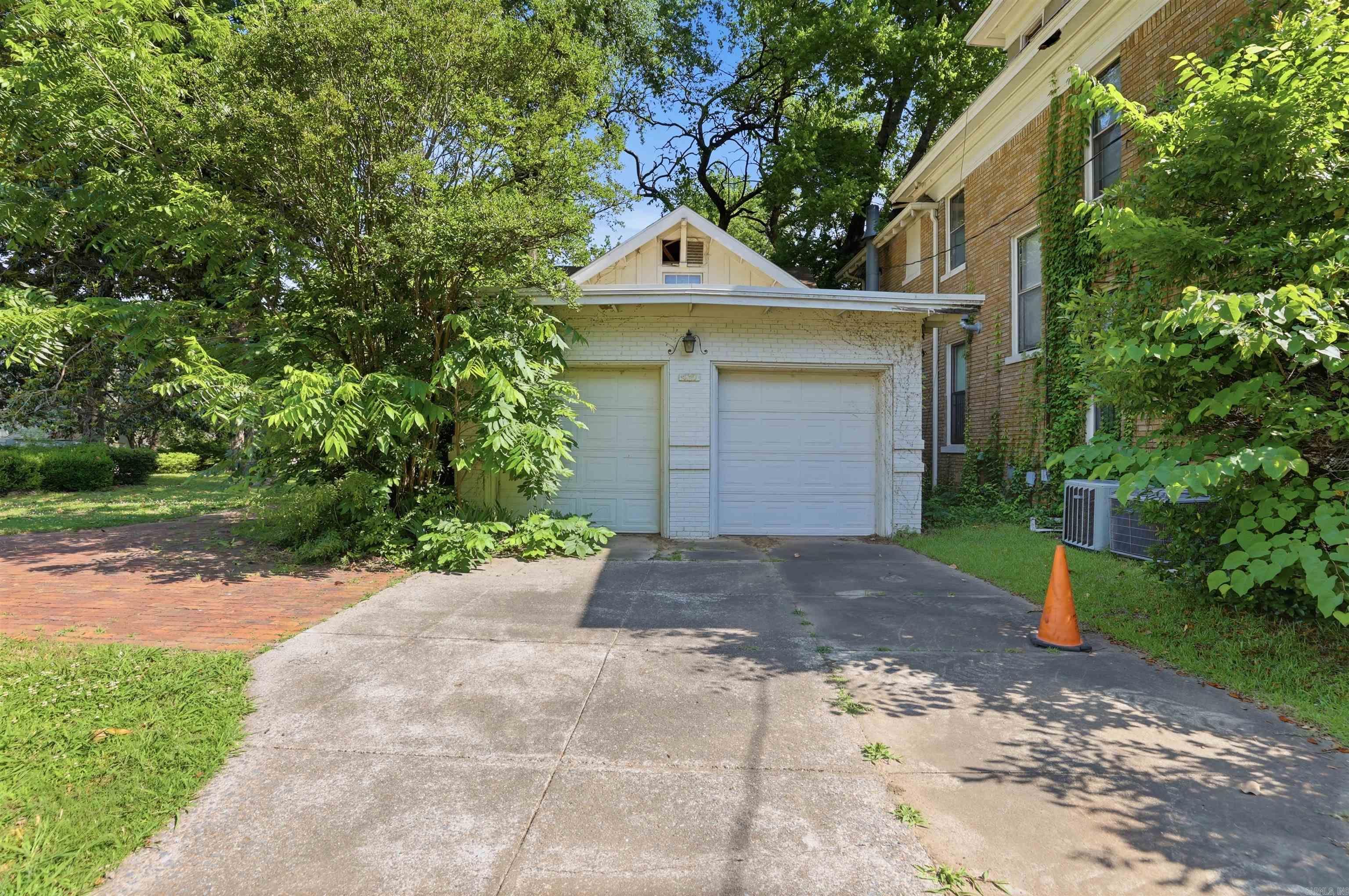 411 E 7th Street Property Photo 35