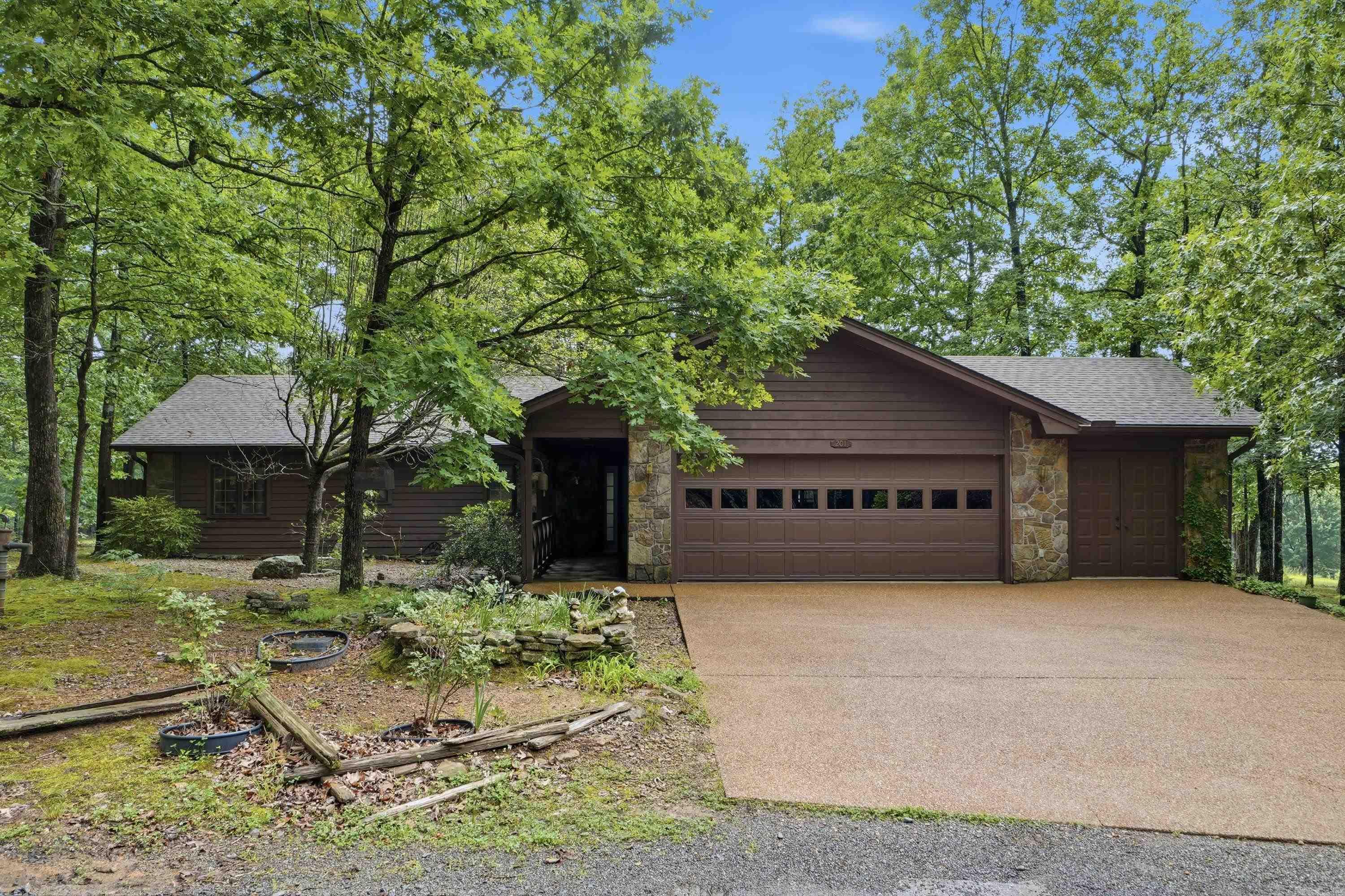 201 E Blue Ridge Terrace Property Photo 1