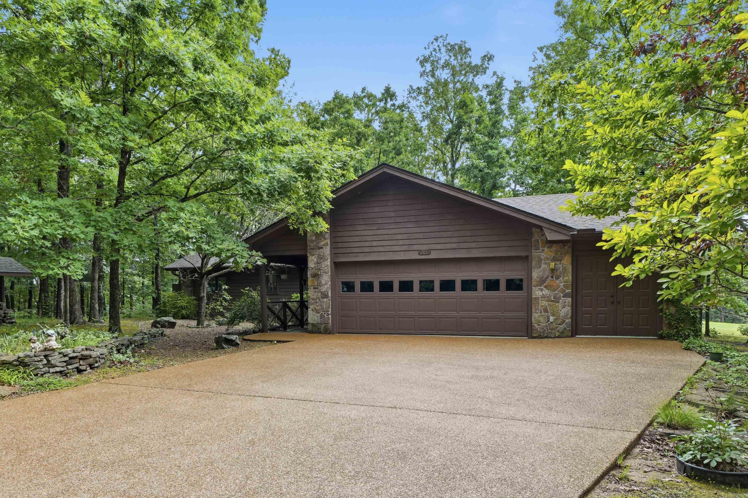201 E Blue Ridge Terrace Property Photo 7
