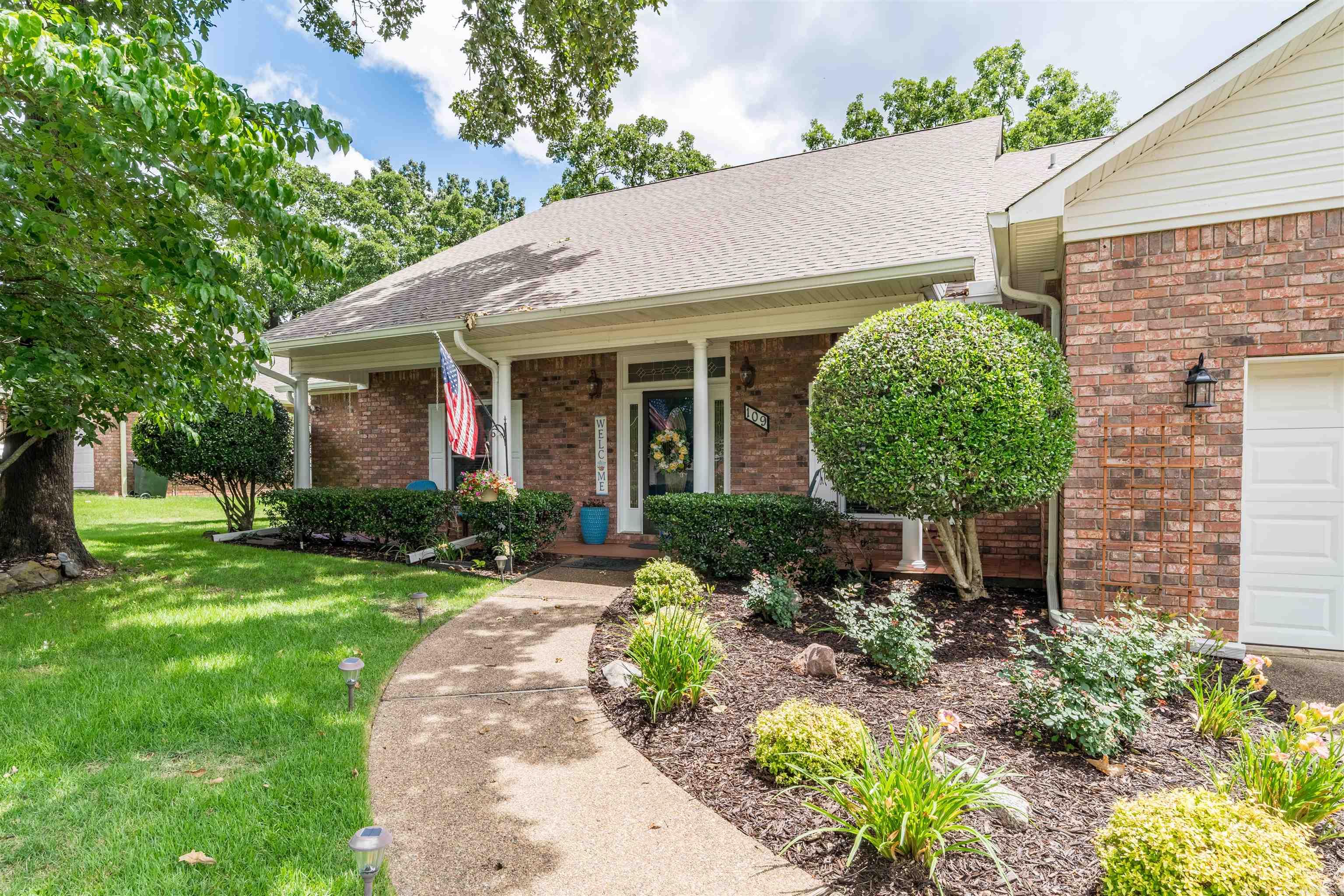 109 Alexwood Property Photo 1