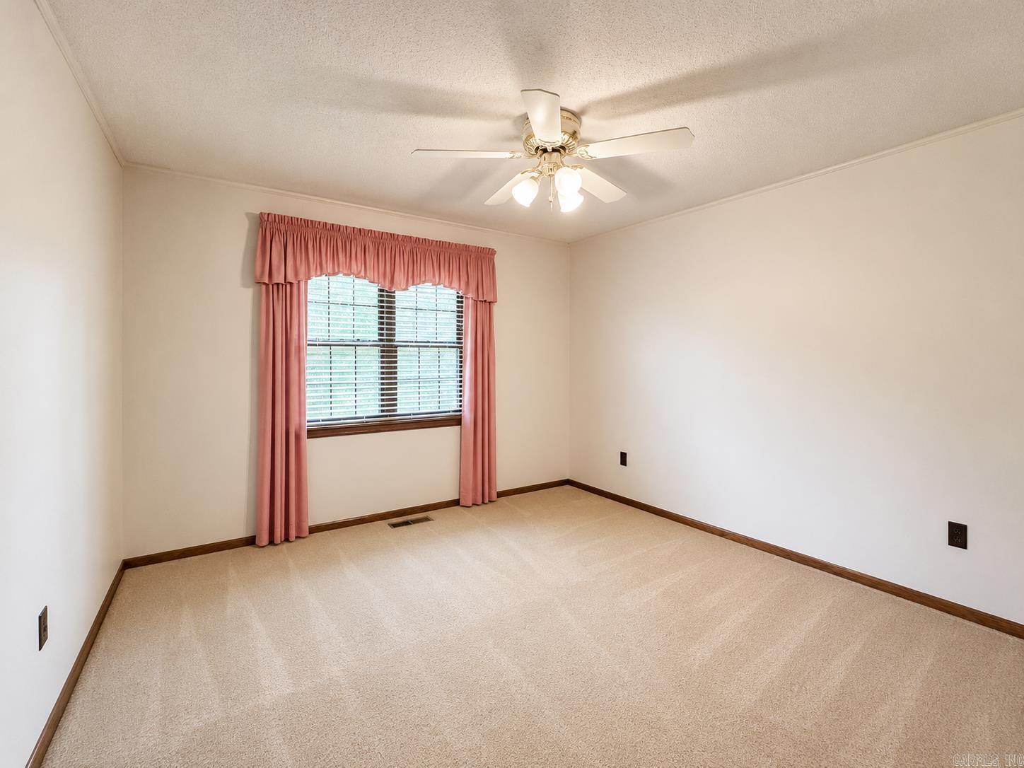 525 Central Landing Blvd Property Photo 7