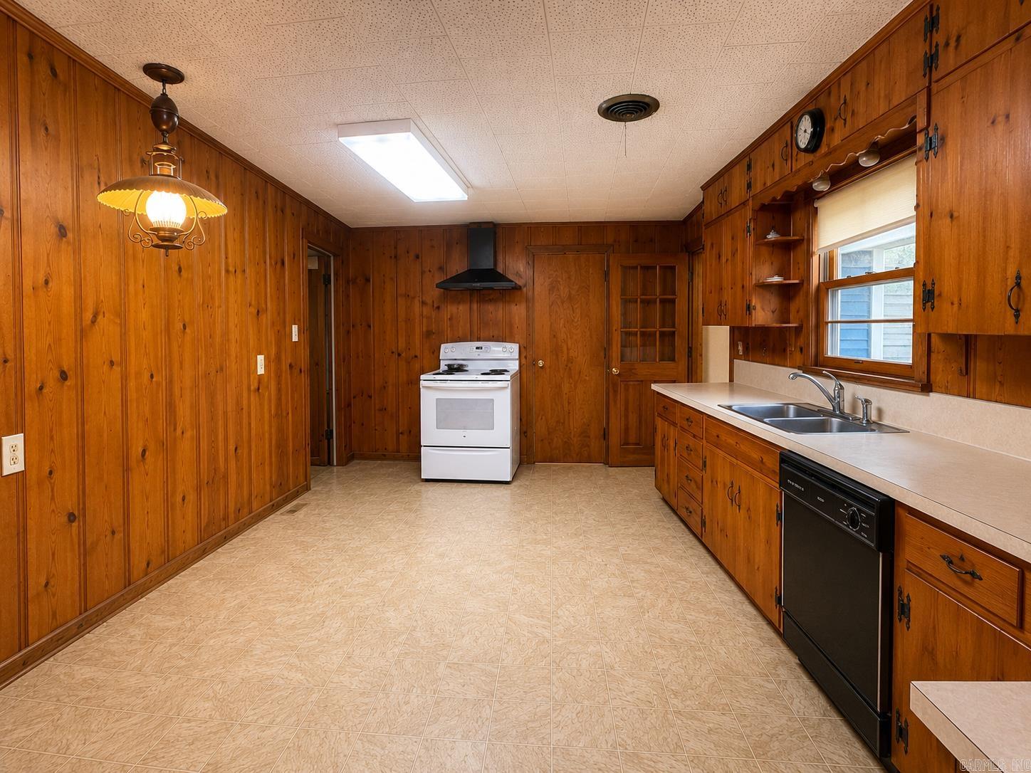 525 Central Landing Blvd Property Photo 25