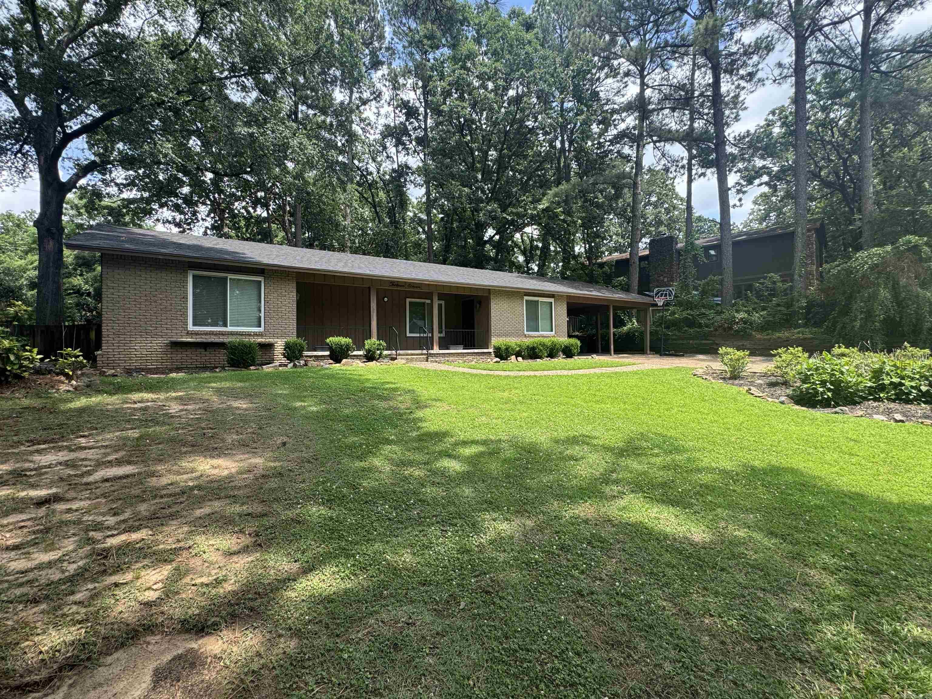 1311 Starfield Road Property Photo 3