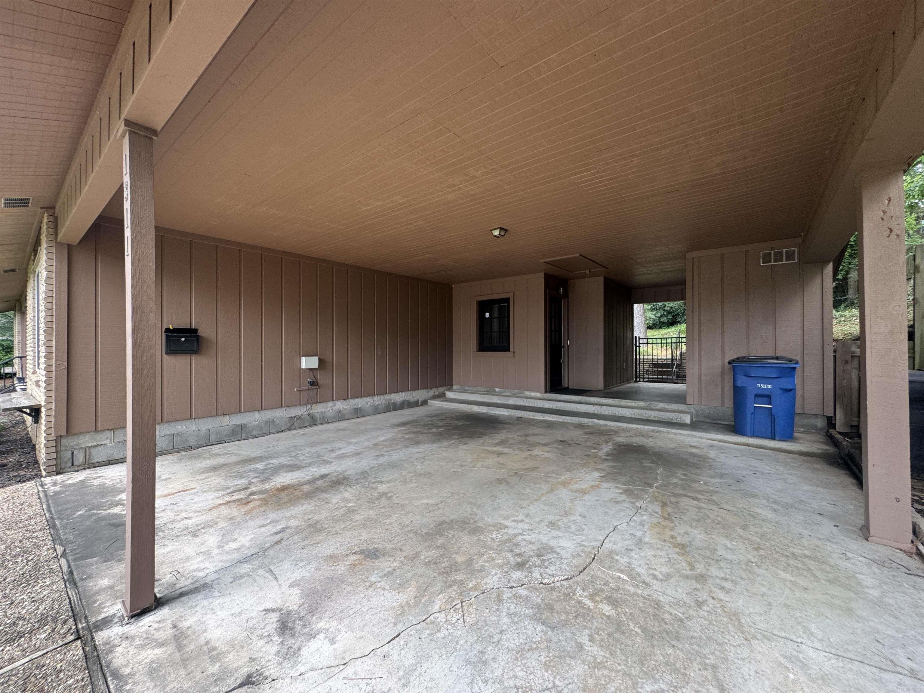 1311 Starfield Road Property Photo 8