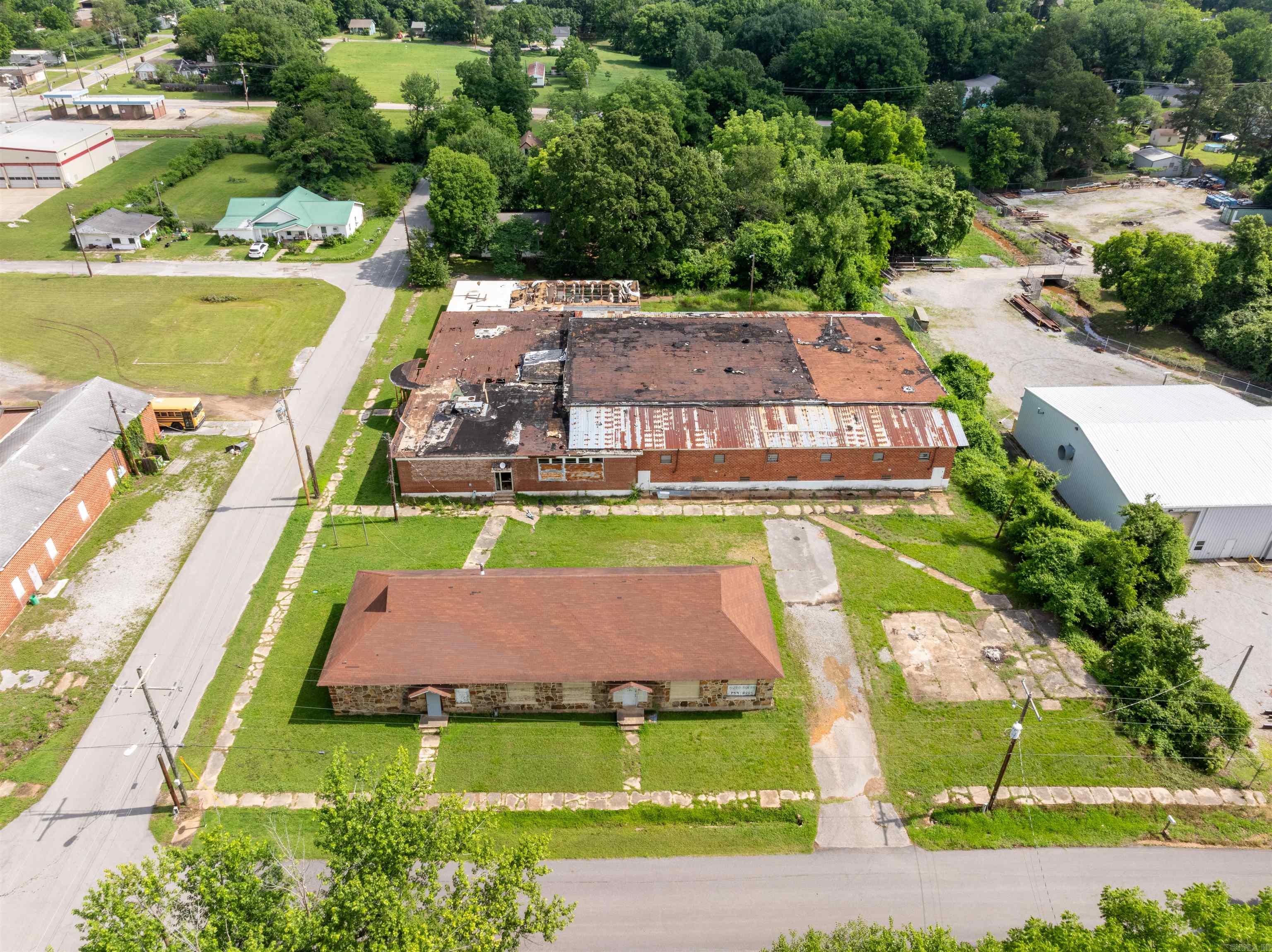 450 College Street Property Photo 4