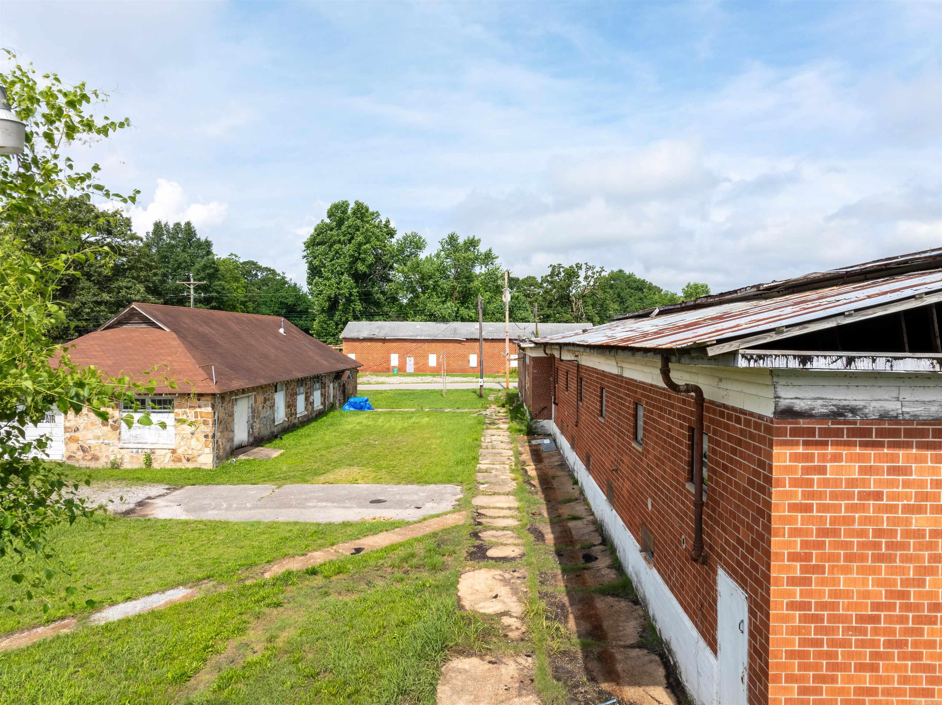 450 College Street Property Photo 7