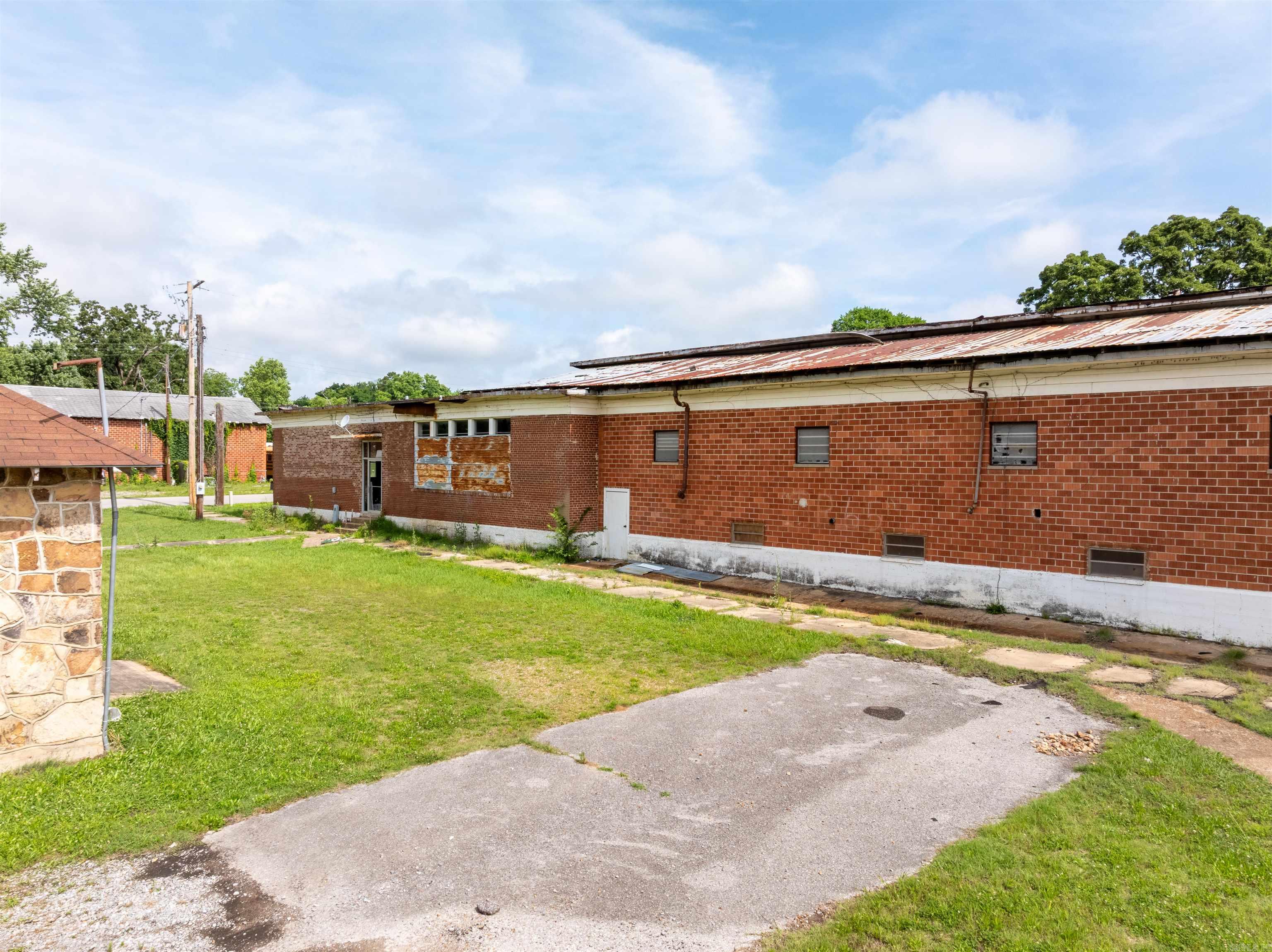 450 College Street Property Photo 10