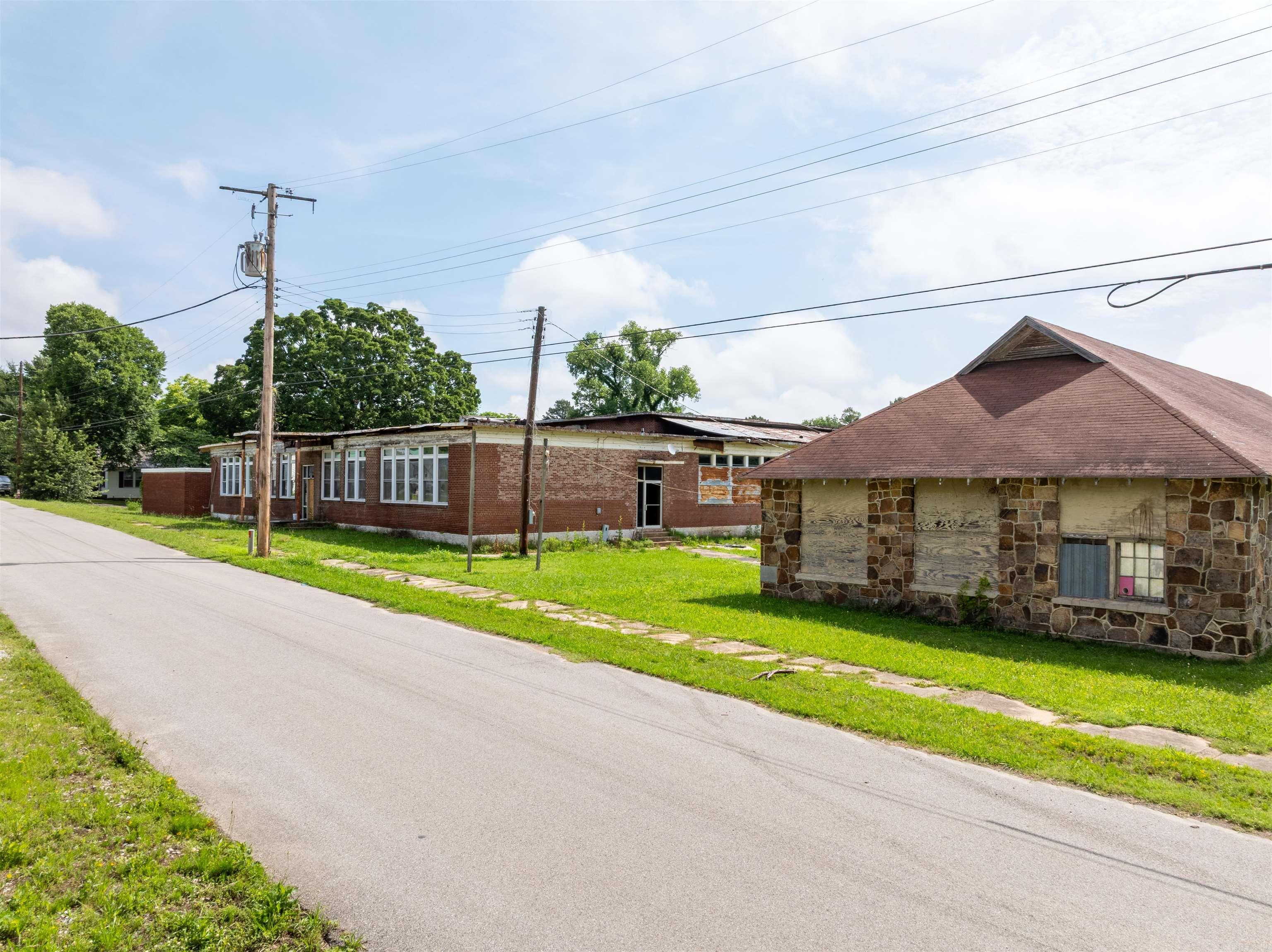 450 College Street Property Photo 16