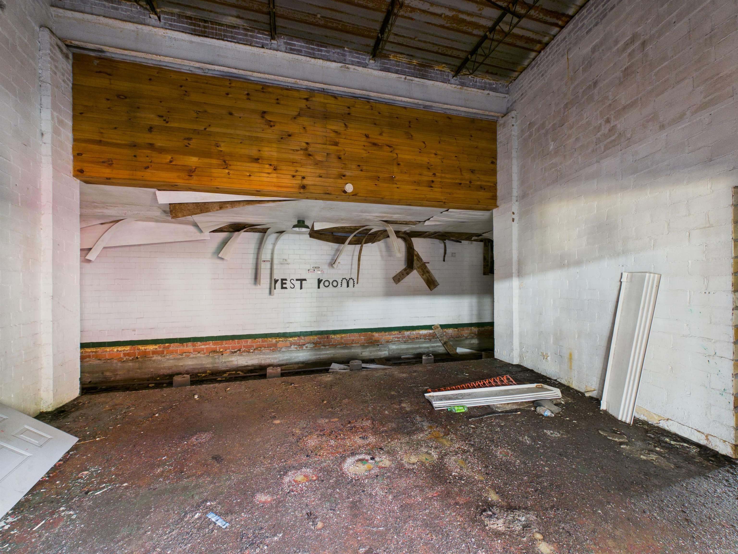 450 College Street Property Photo 21