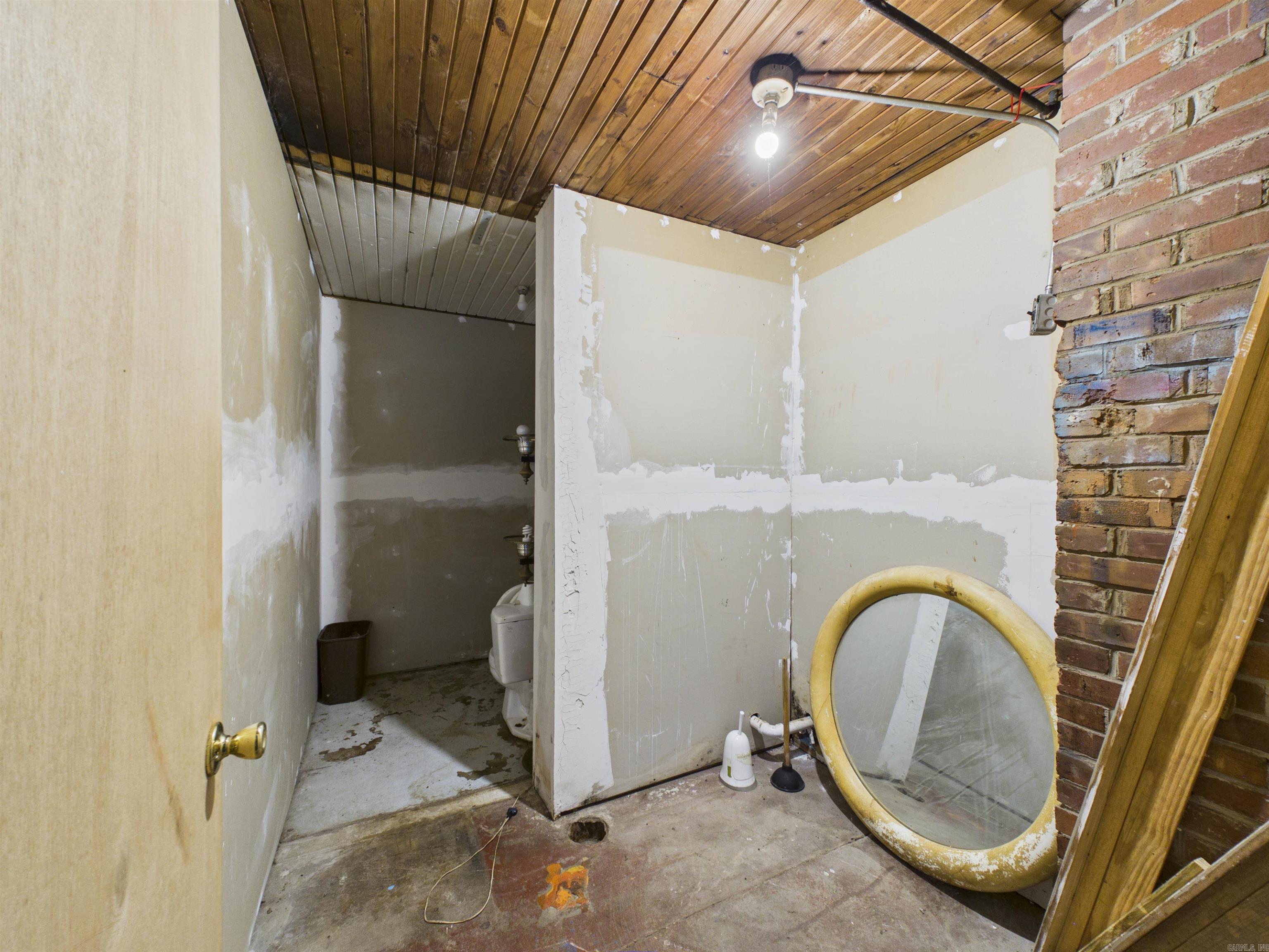 450 College Street Property Photo 27