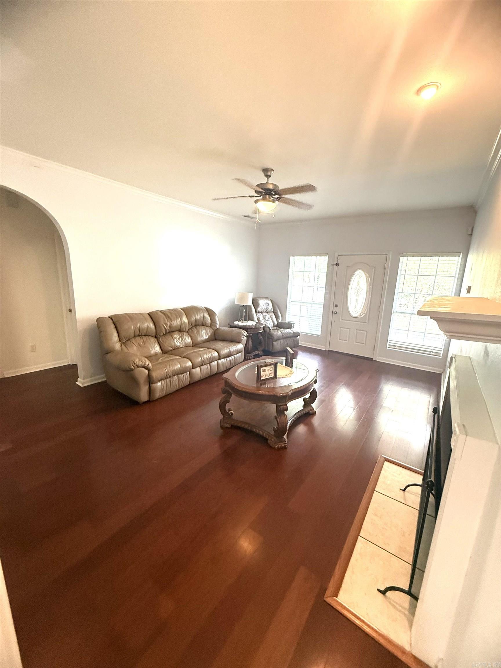 519 S Market St Property Photo 9