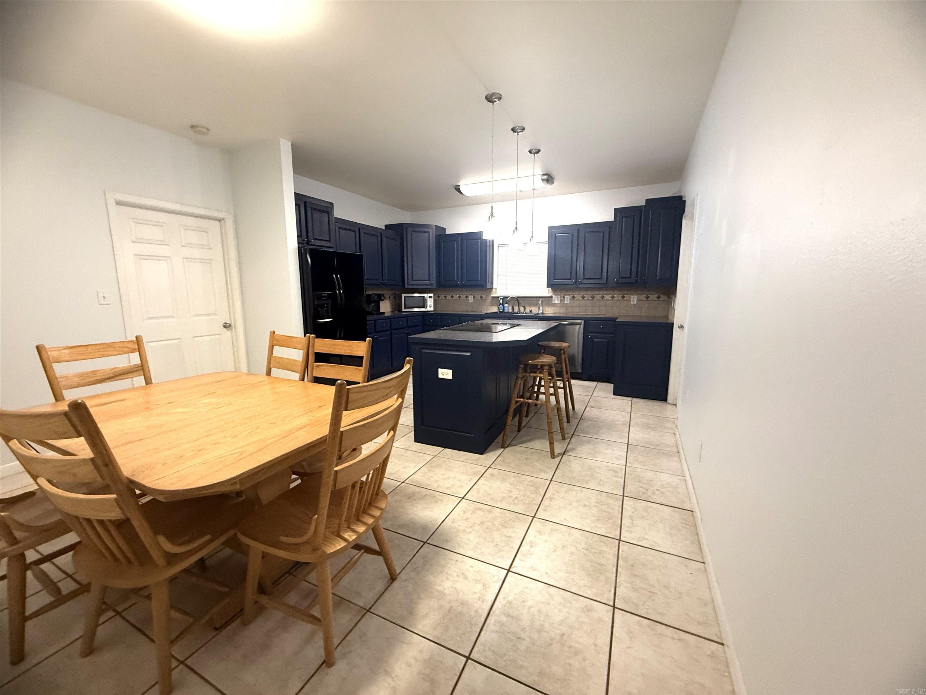 519 S Market St Property Photo 10