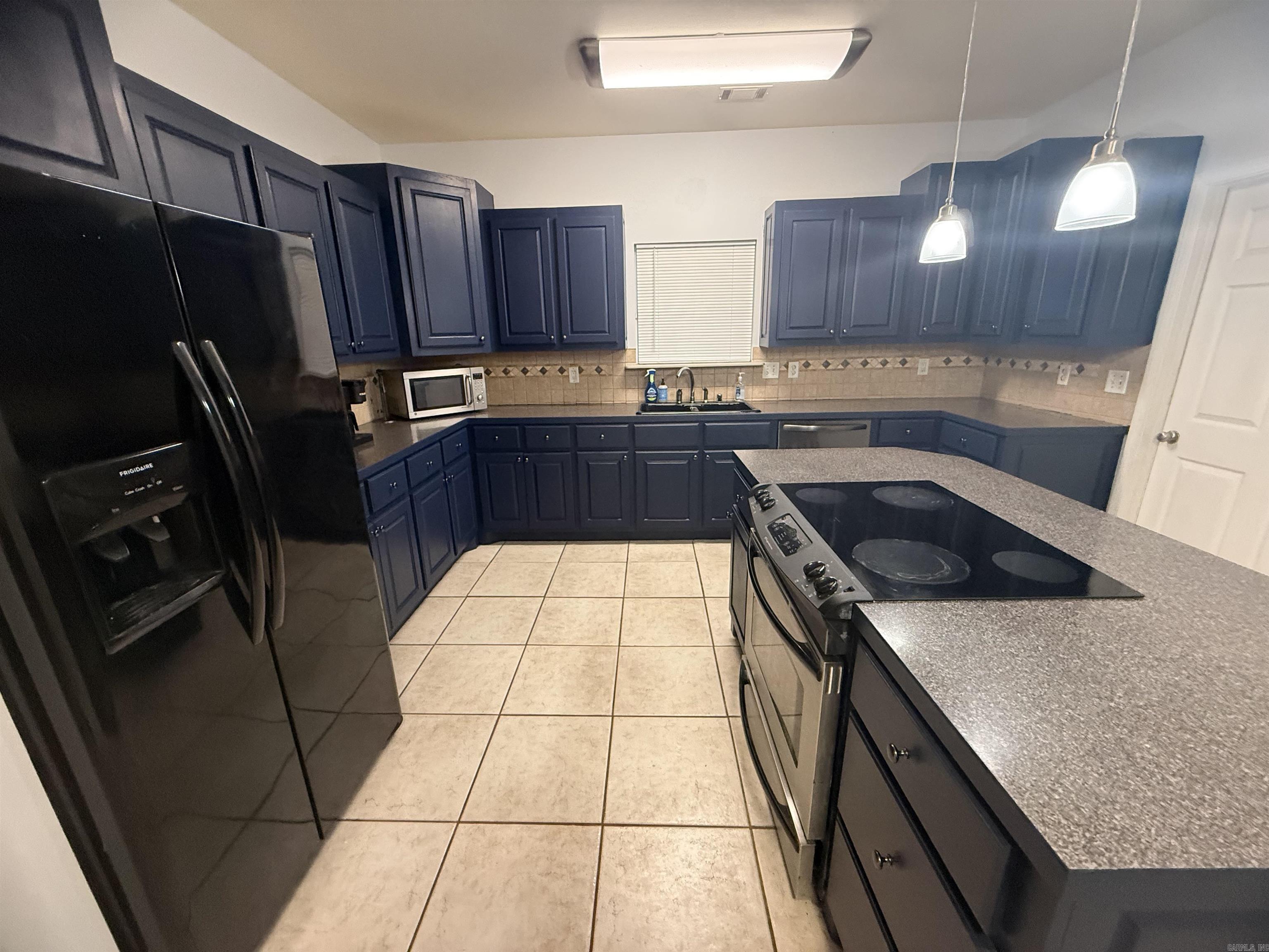 519 S Market St Property Photo 11