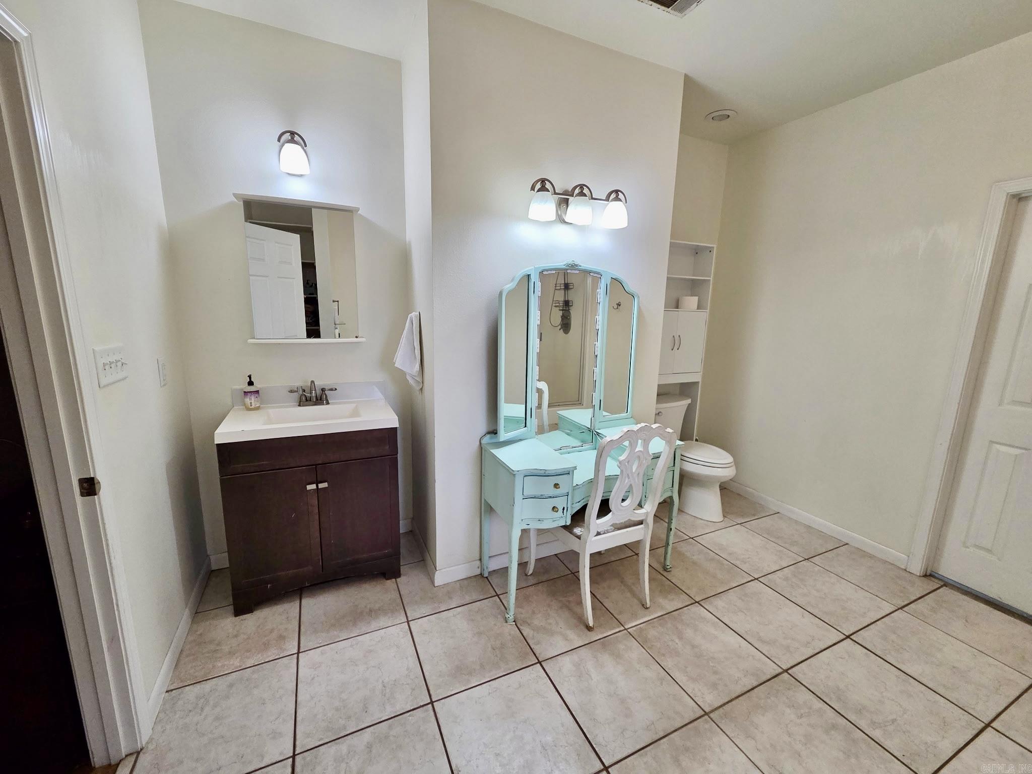 519 S Market St Property Photo 17